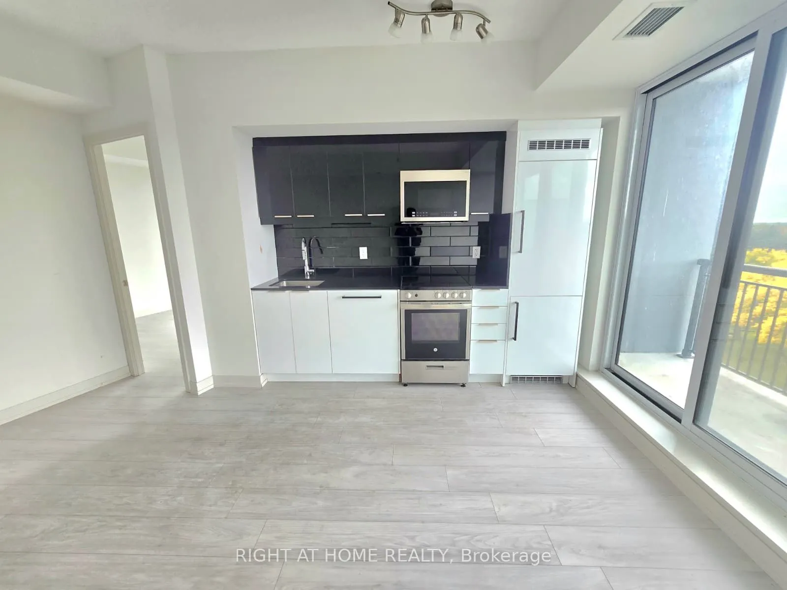 90 Glen Everest Road S, #718
