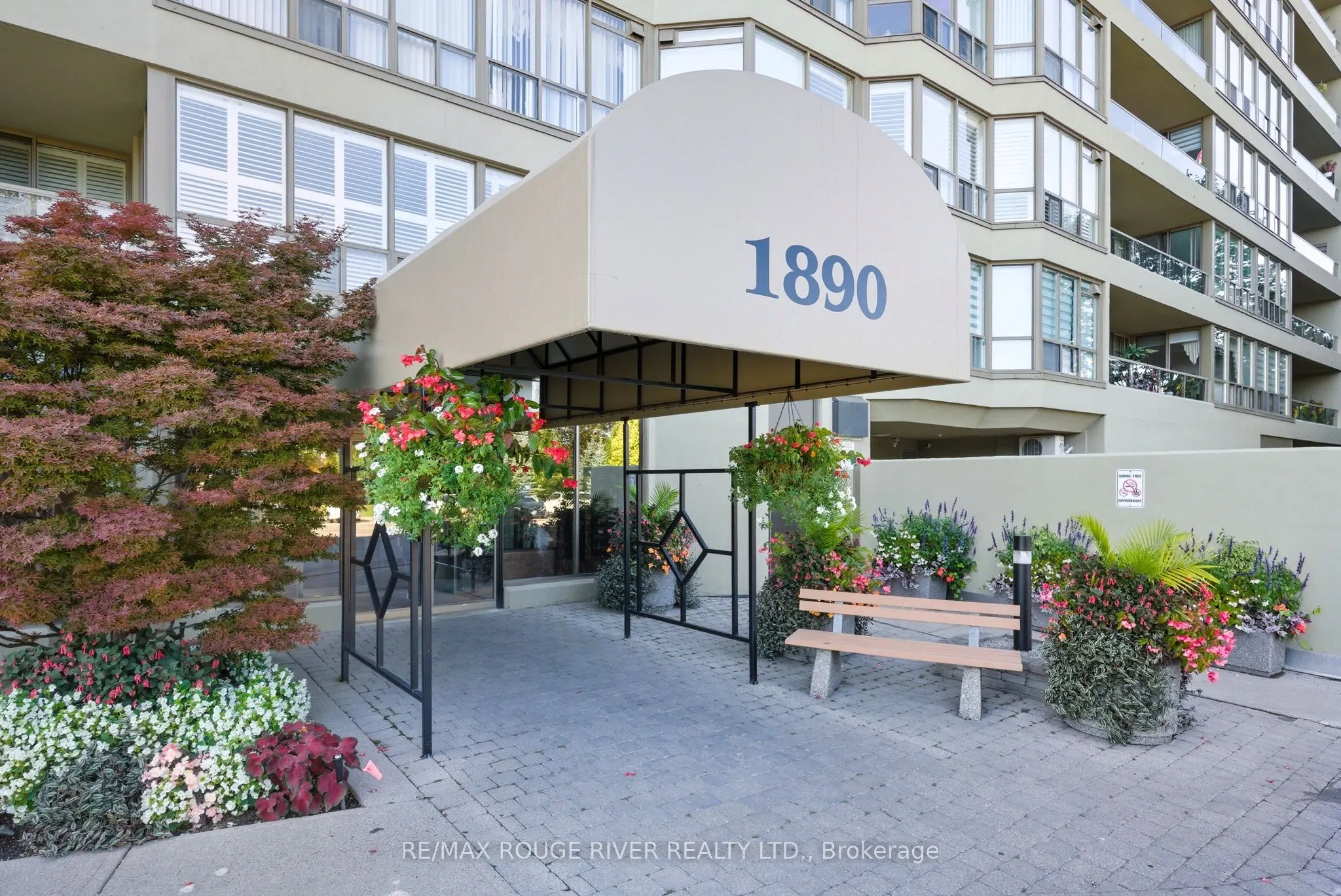 1890 Valley Farm Road, #604