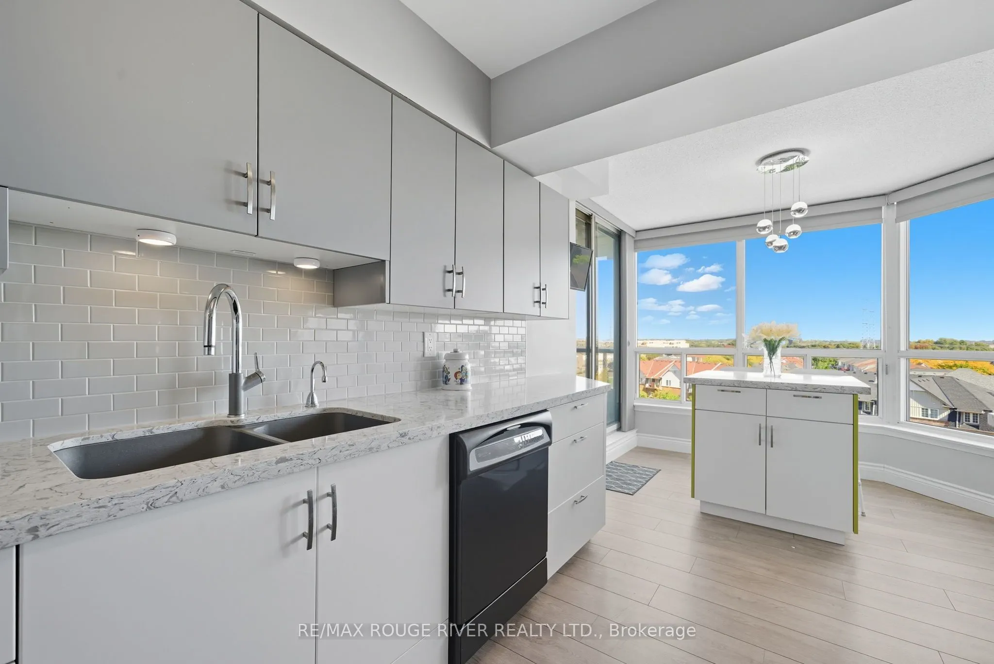 1890 Valley Farm Road, #604