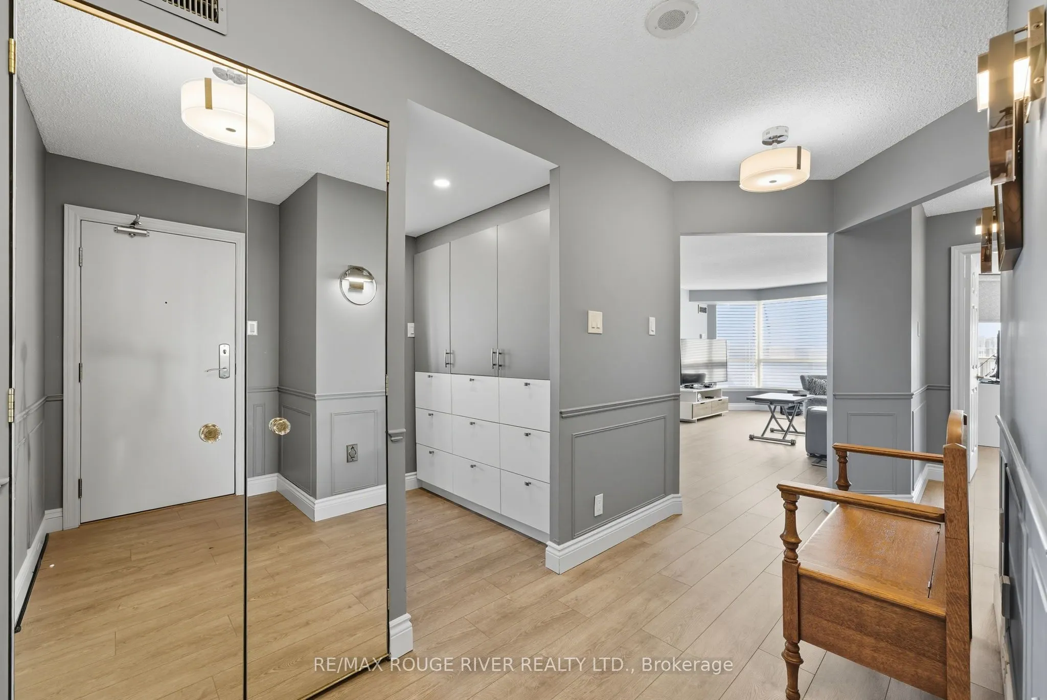 1890 Valley Farm Road, #604