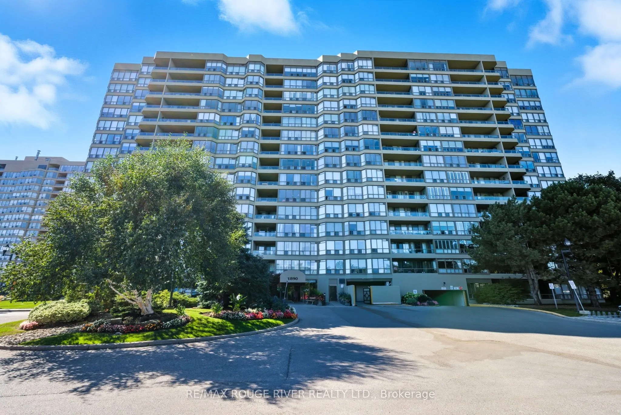 1890 Valley Farm Road, #604