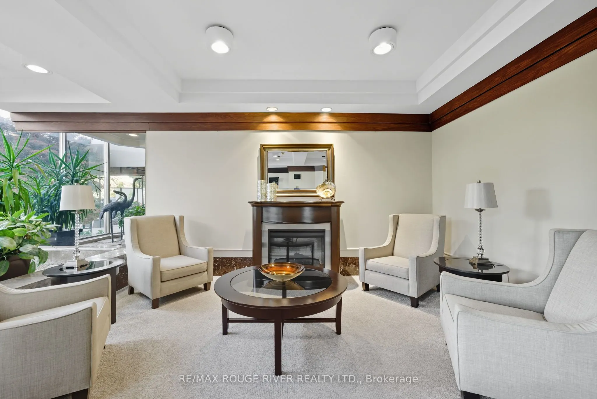 1890 Valley Farm Road, #604