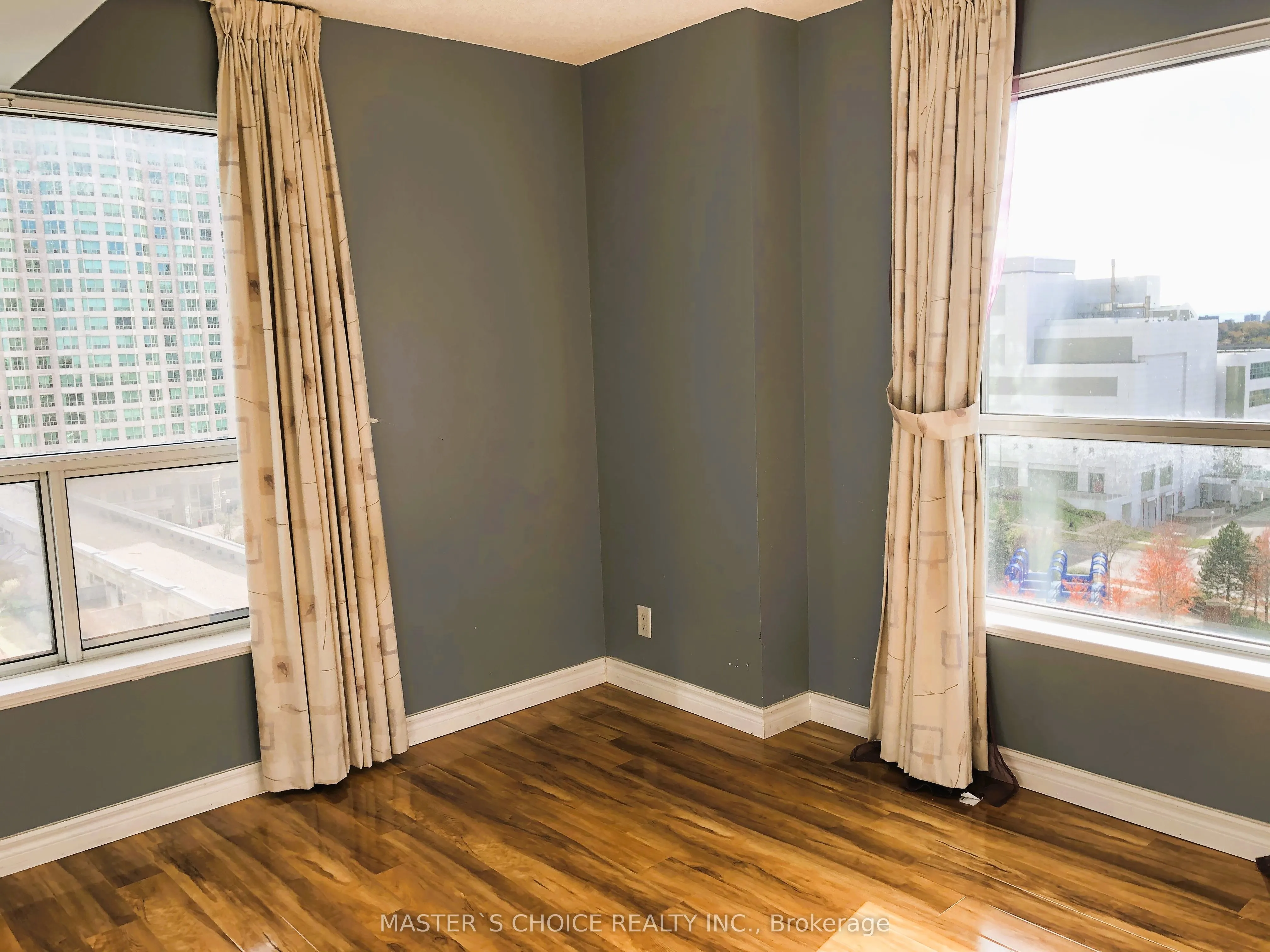 36 Lee Centre Drive, #1006