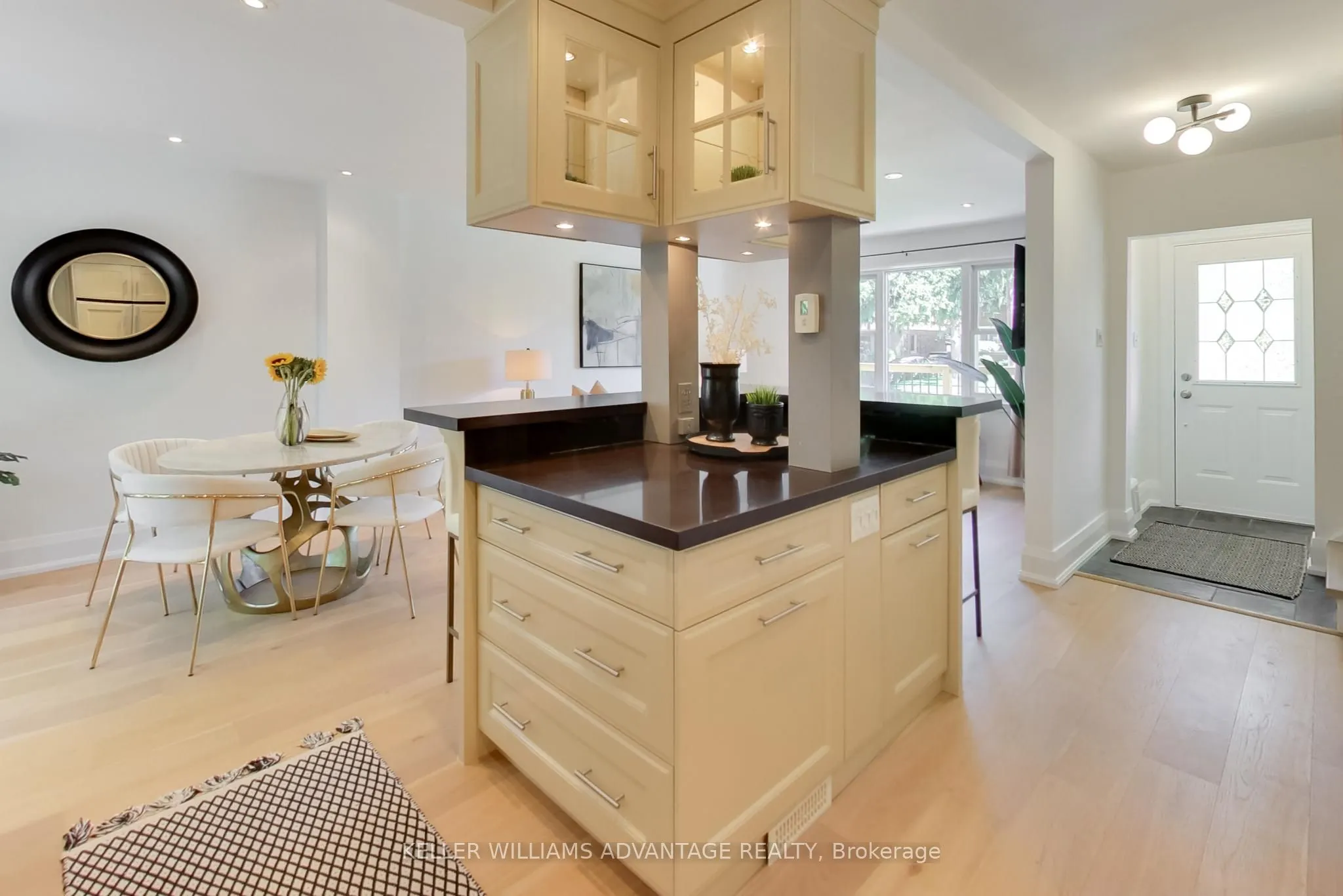 28 Avalon Boulevard