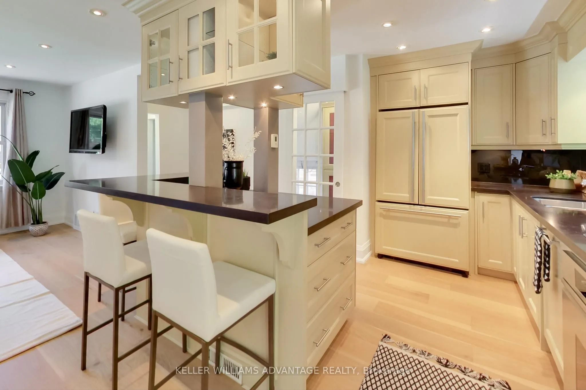 28 Avalon Boulevard