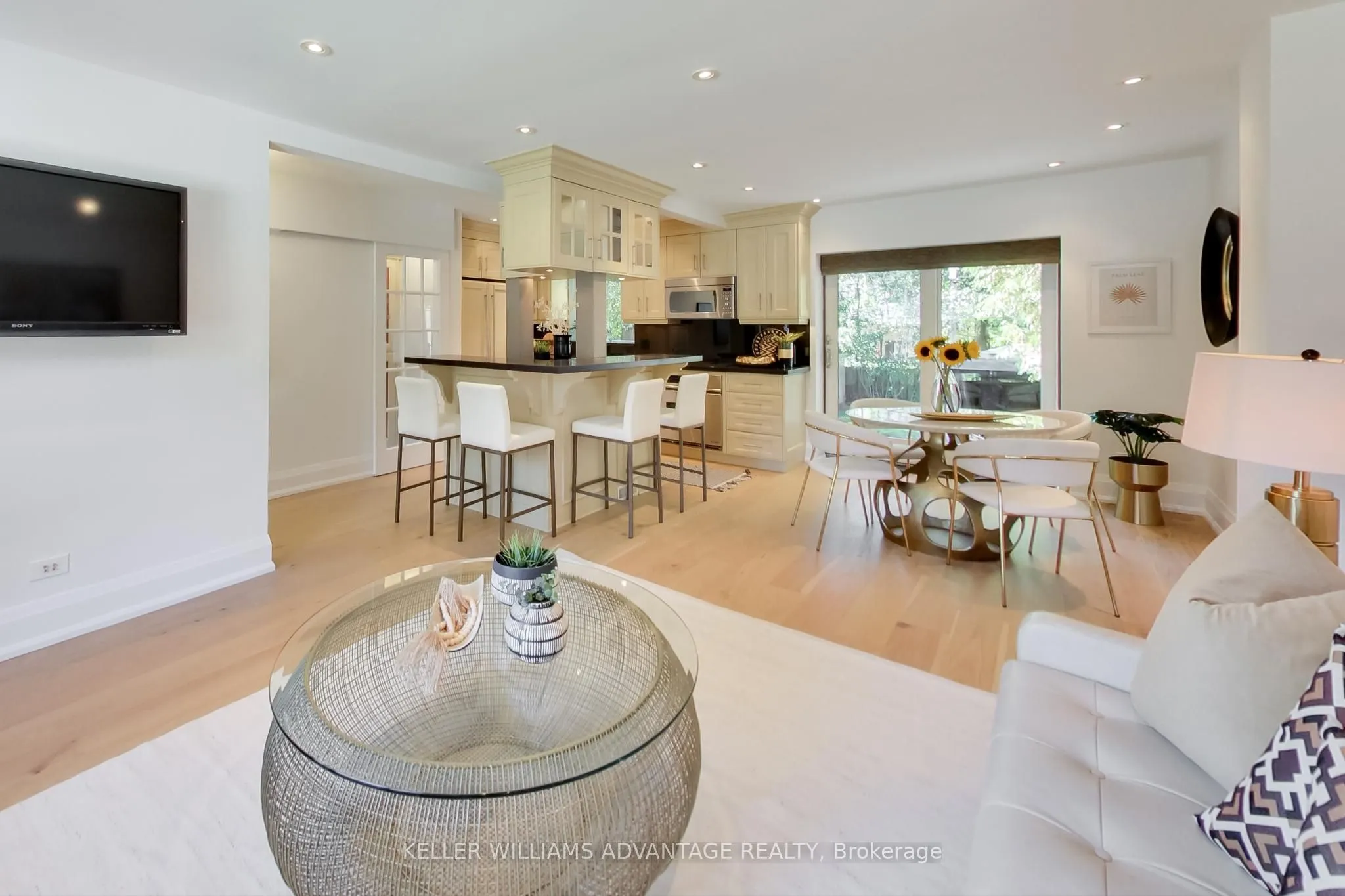 28 Avalon Boulevard