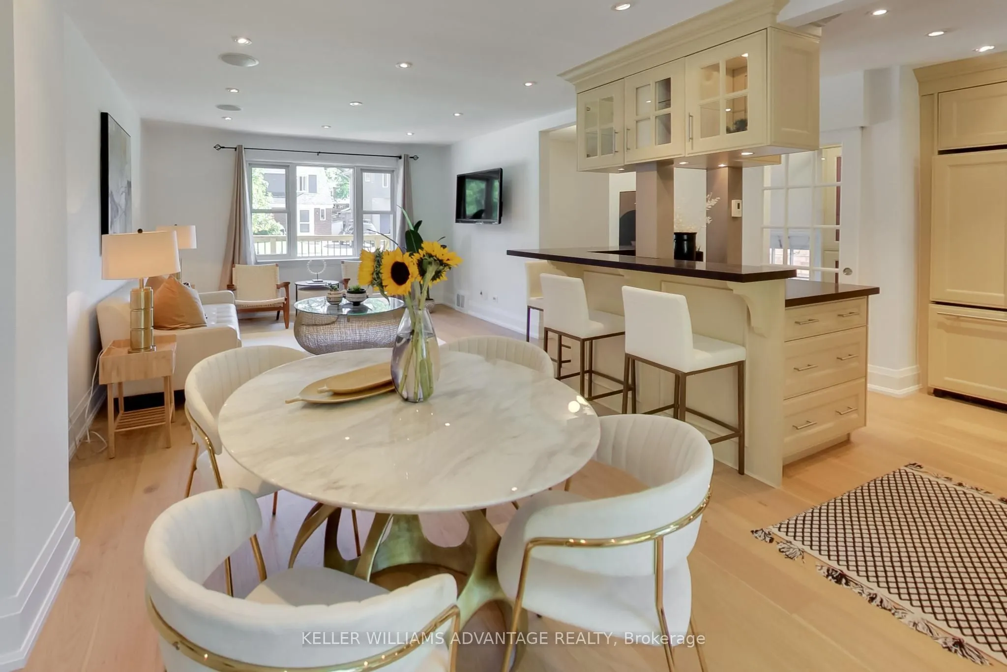 28 Avalon Boulevard
