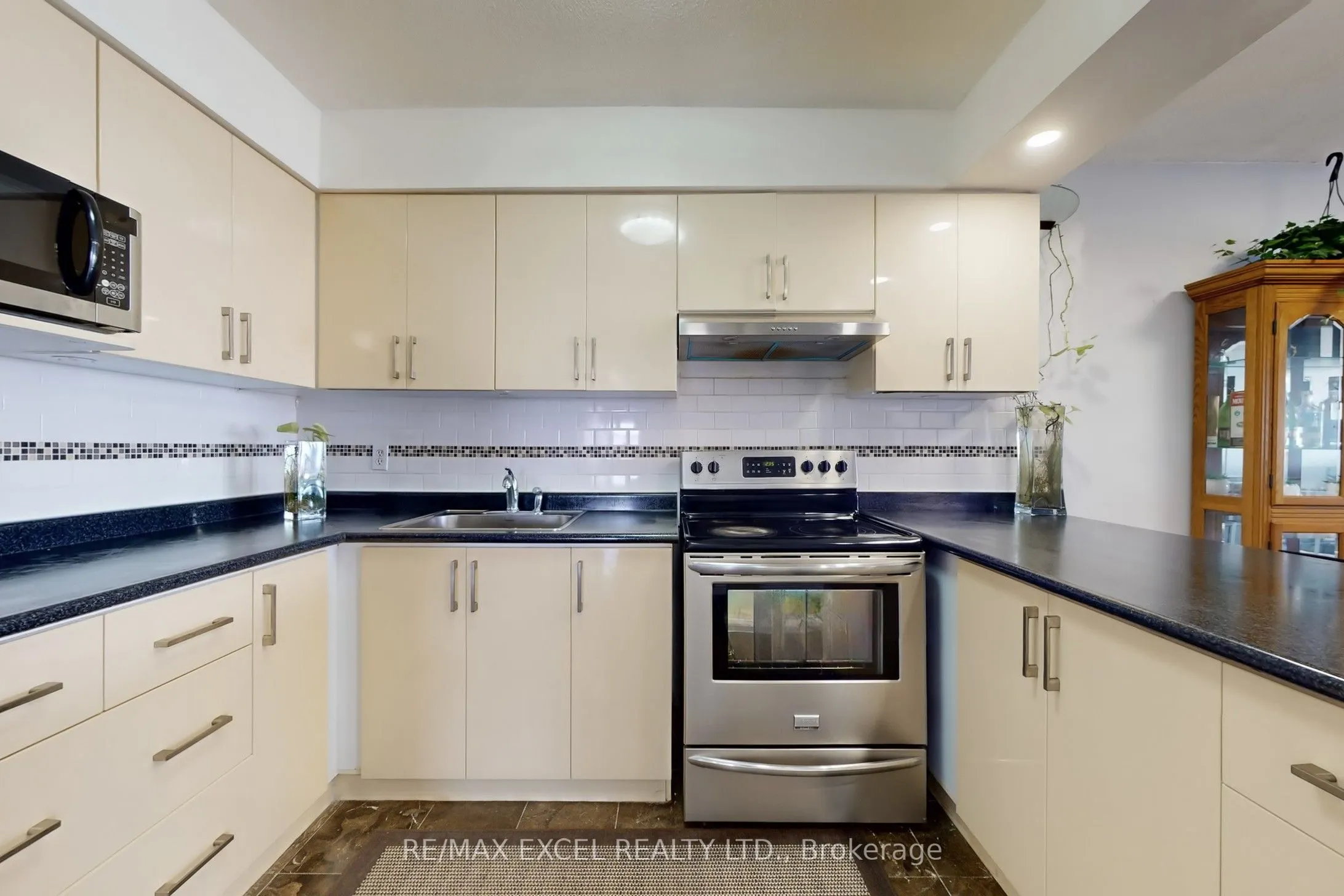 4101 Sheppard Avenue E, #1708