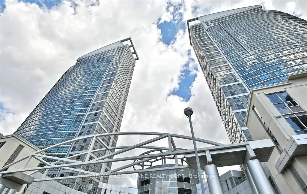 36 Lee Centre Drive, #3205