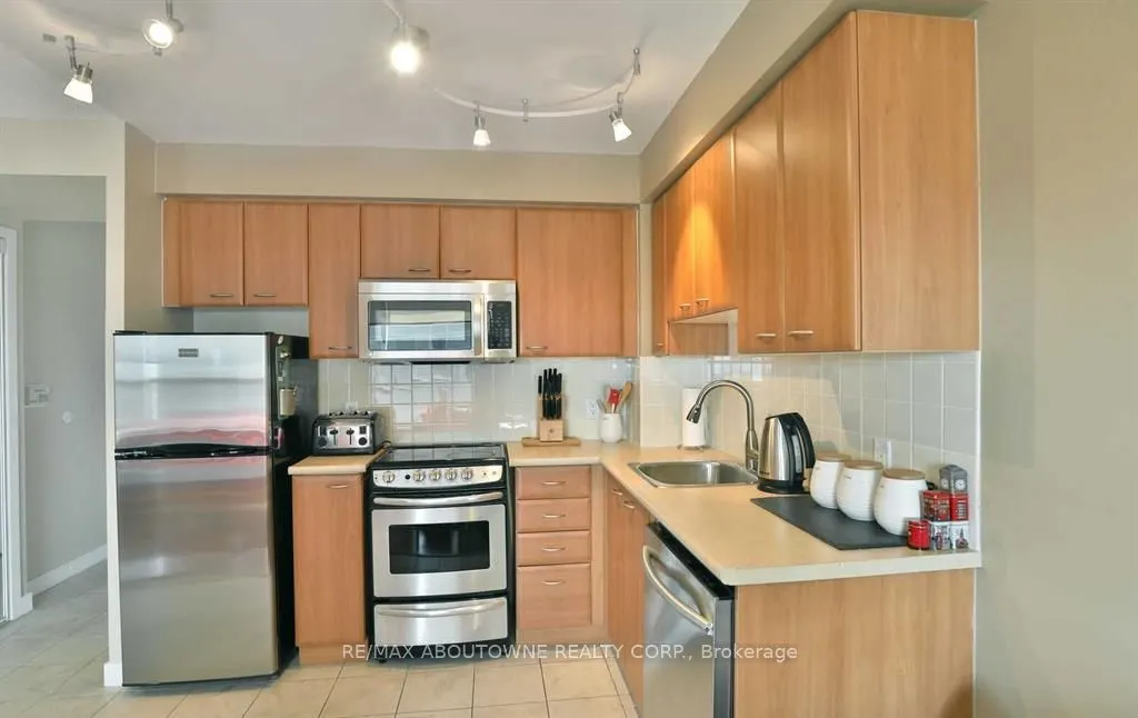 36 Lee Centre Drive, #3205