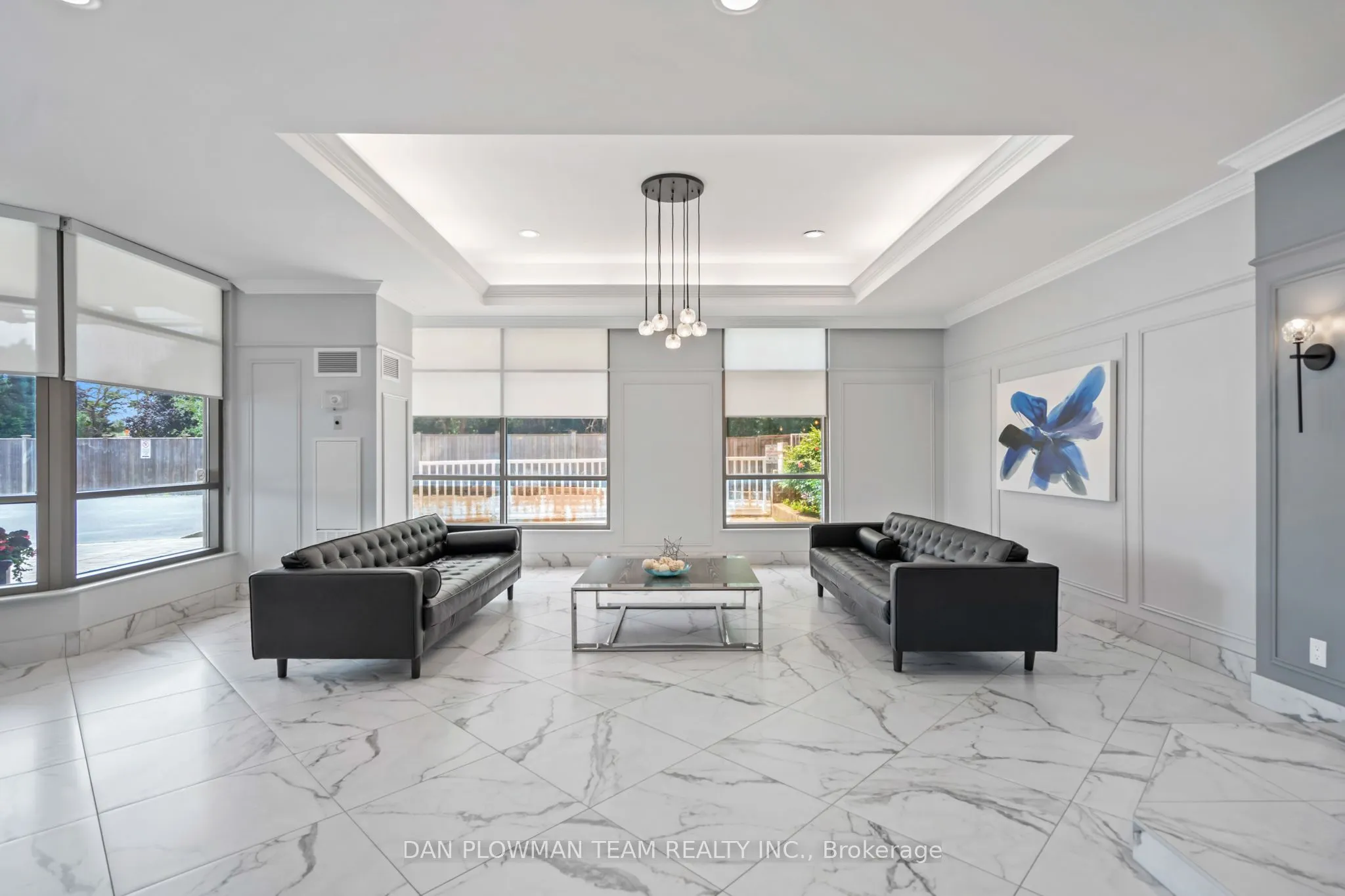 712 Rossland Road E, #609
