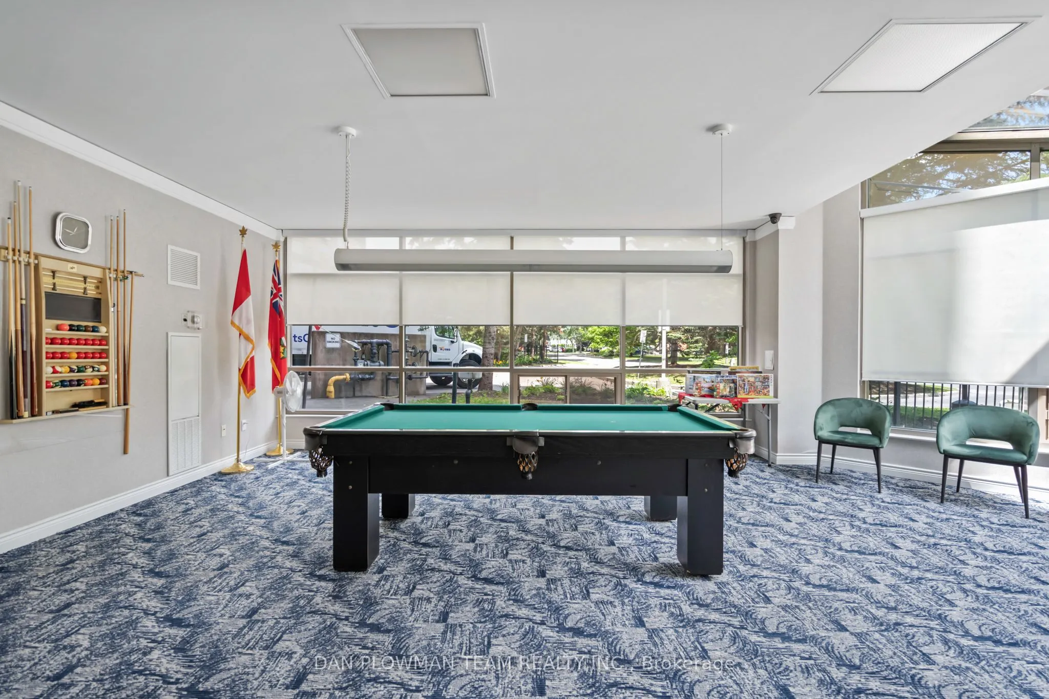 712 Rossland Road E, #609