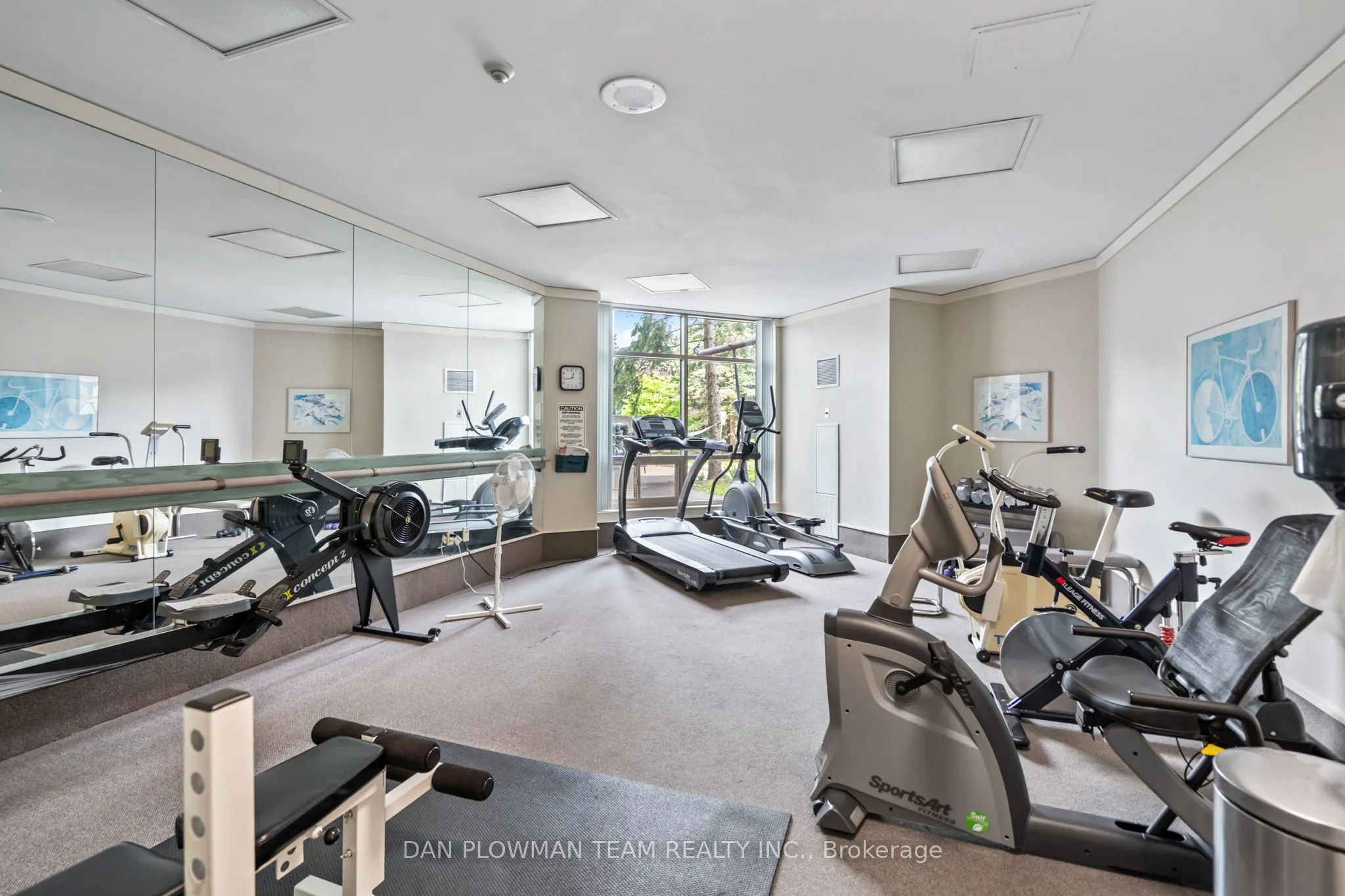 712 Rossland Road E, #609
