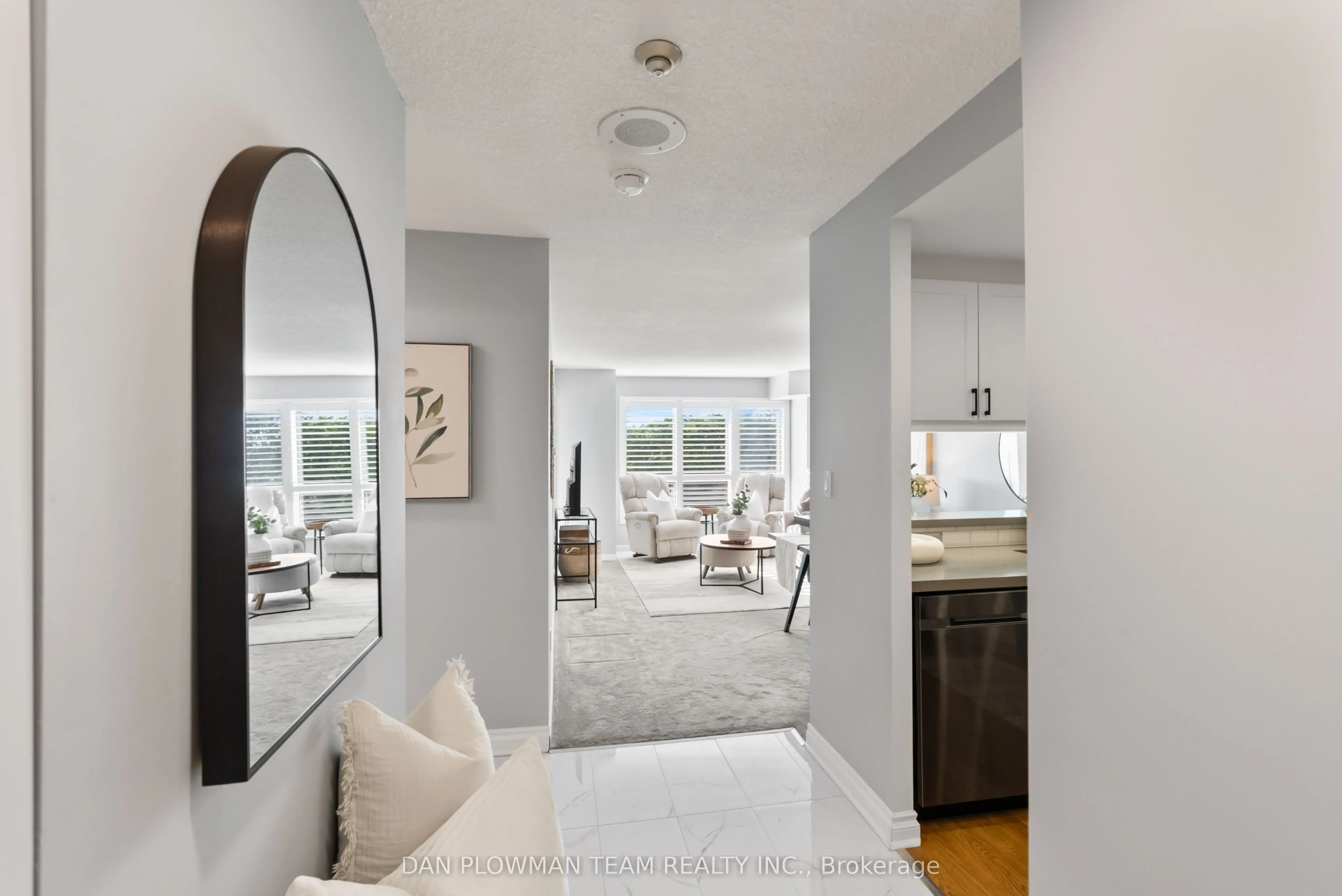 712 Rossland Road E, #609