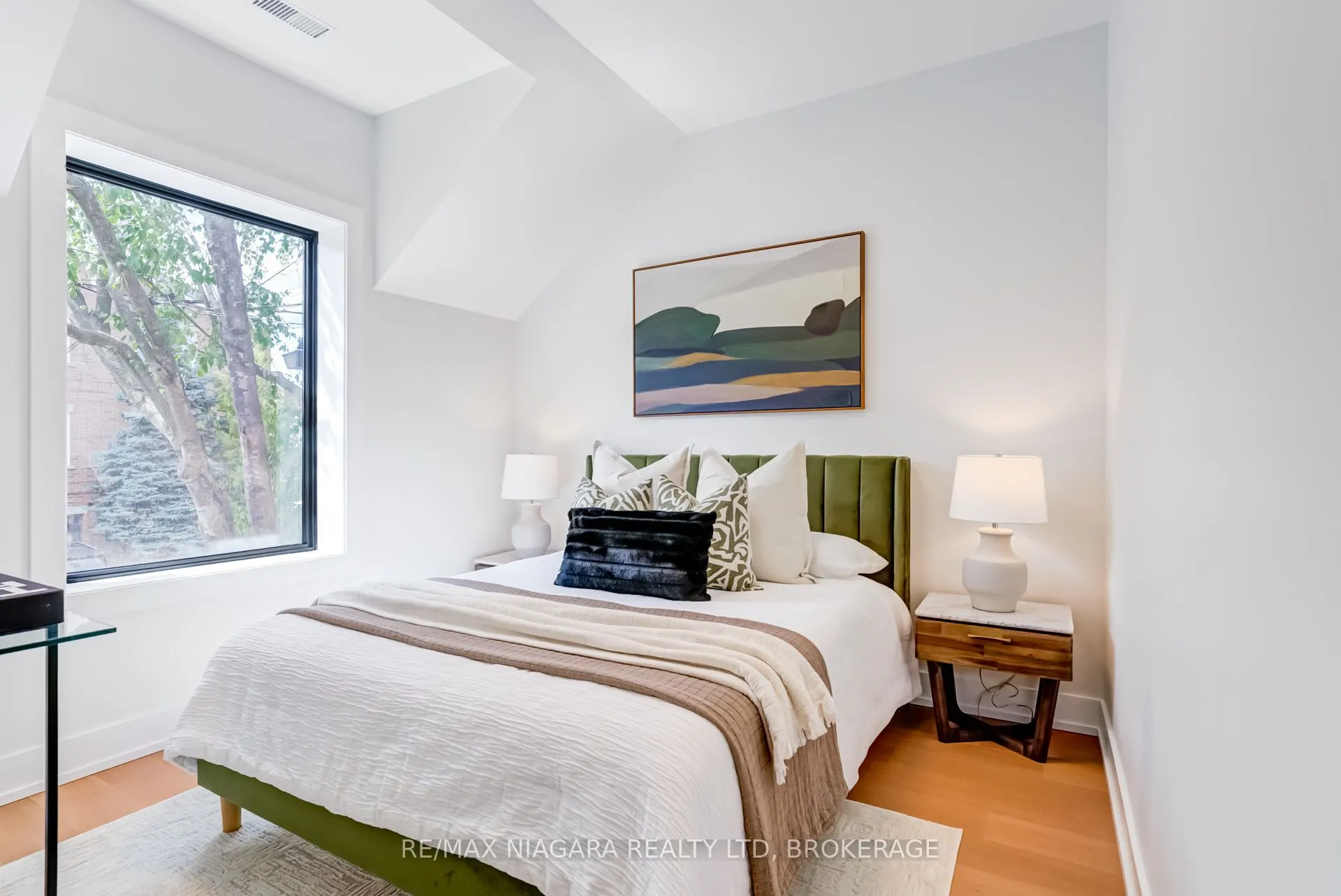 95 Kimberley Avenue