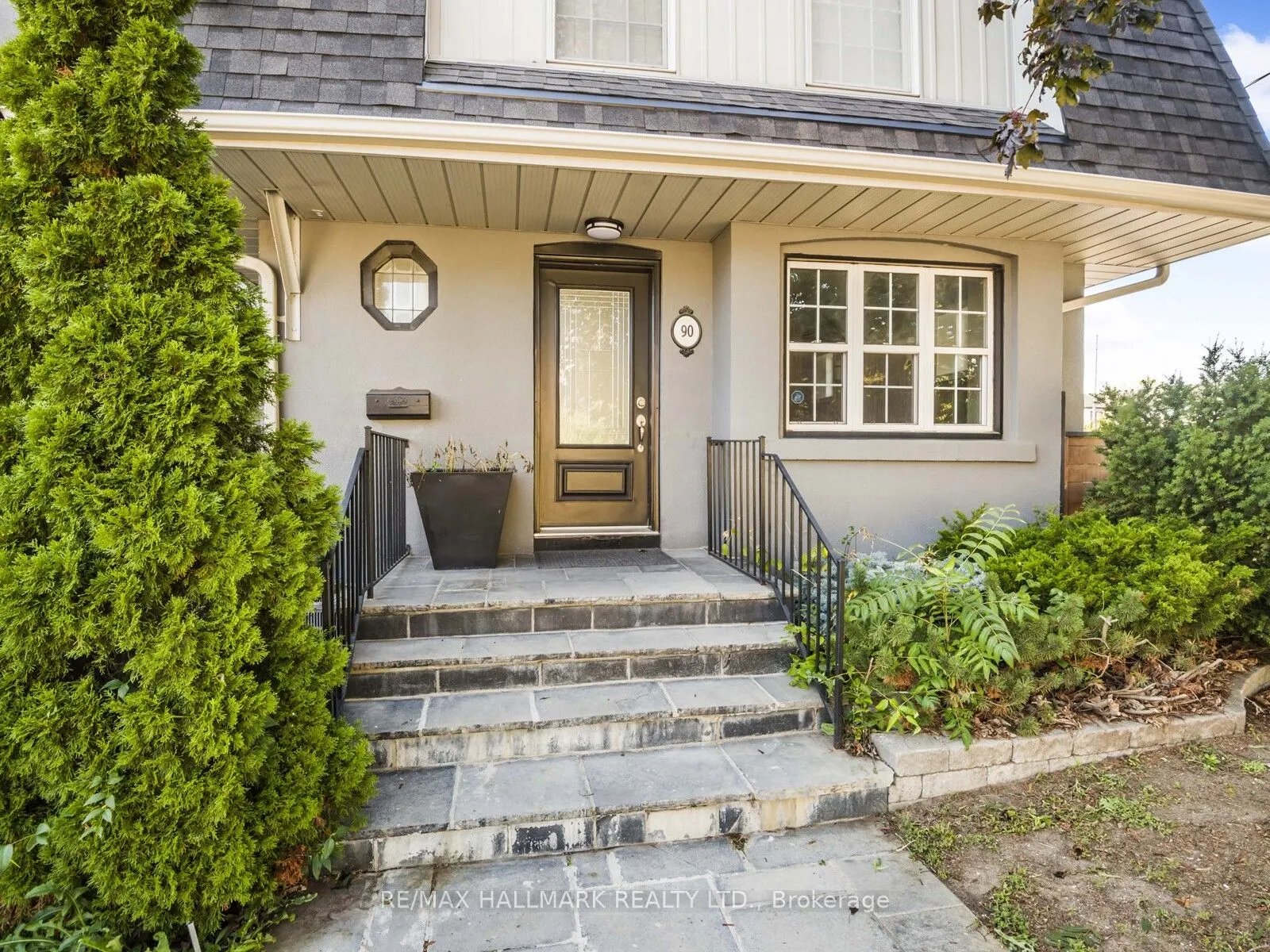 90 Leroy Avenue