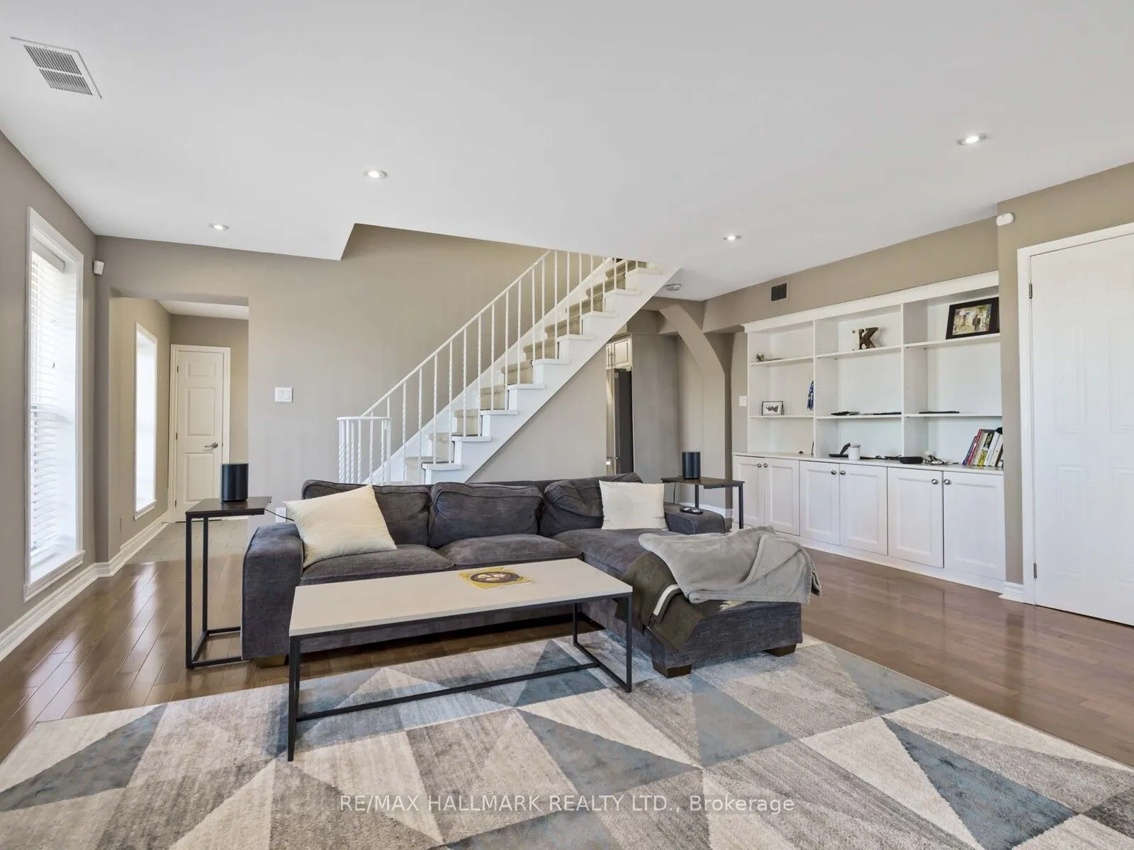 90 Leroy Avenue