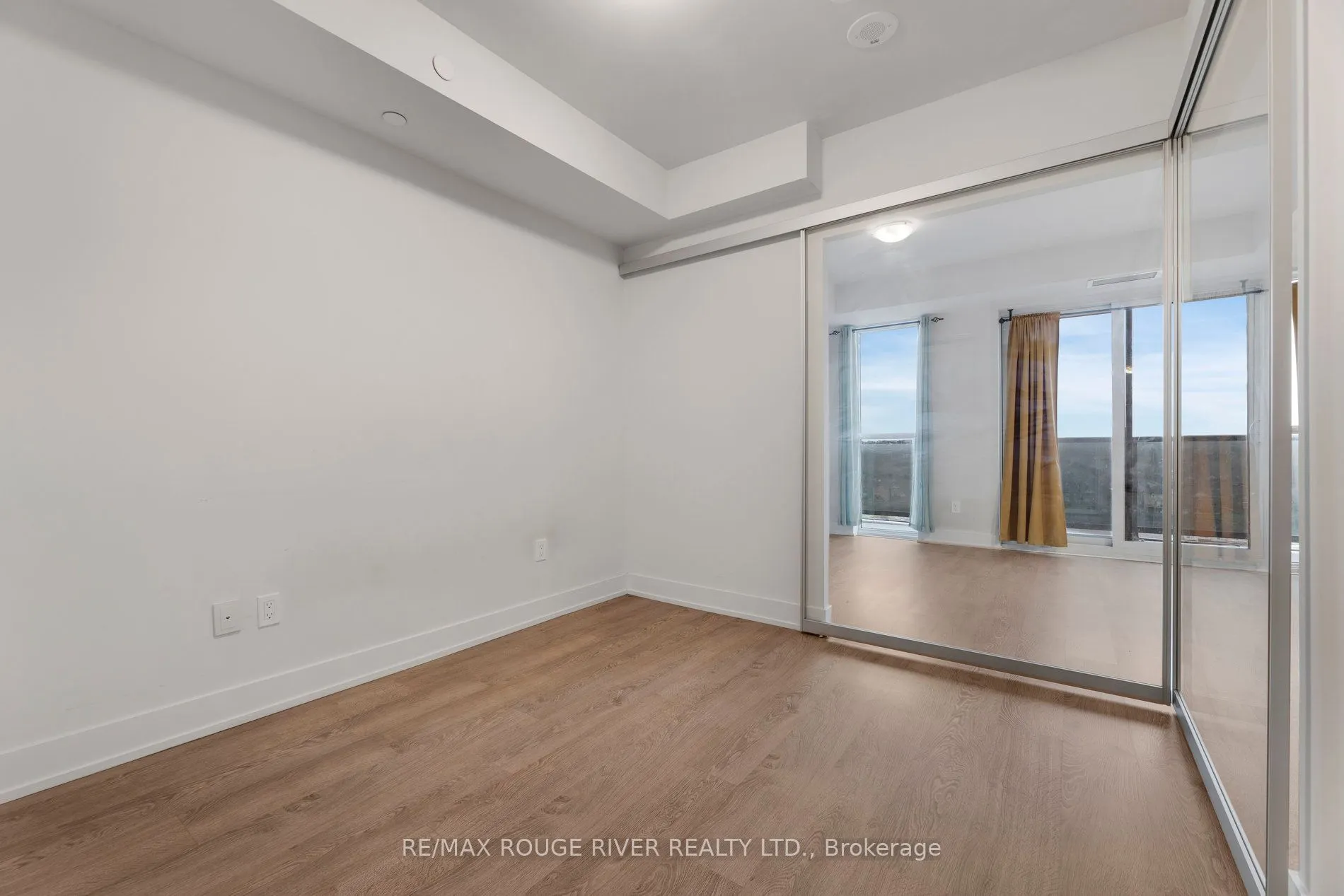 2550 Simcoe Street, #1001