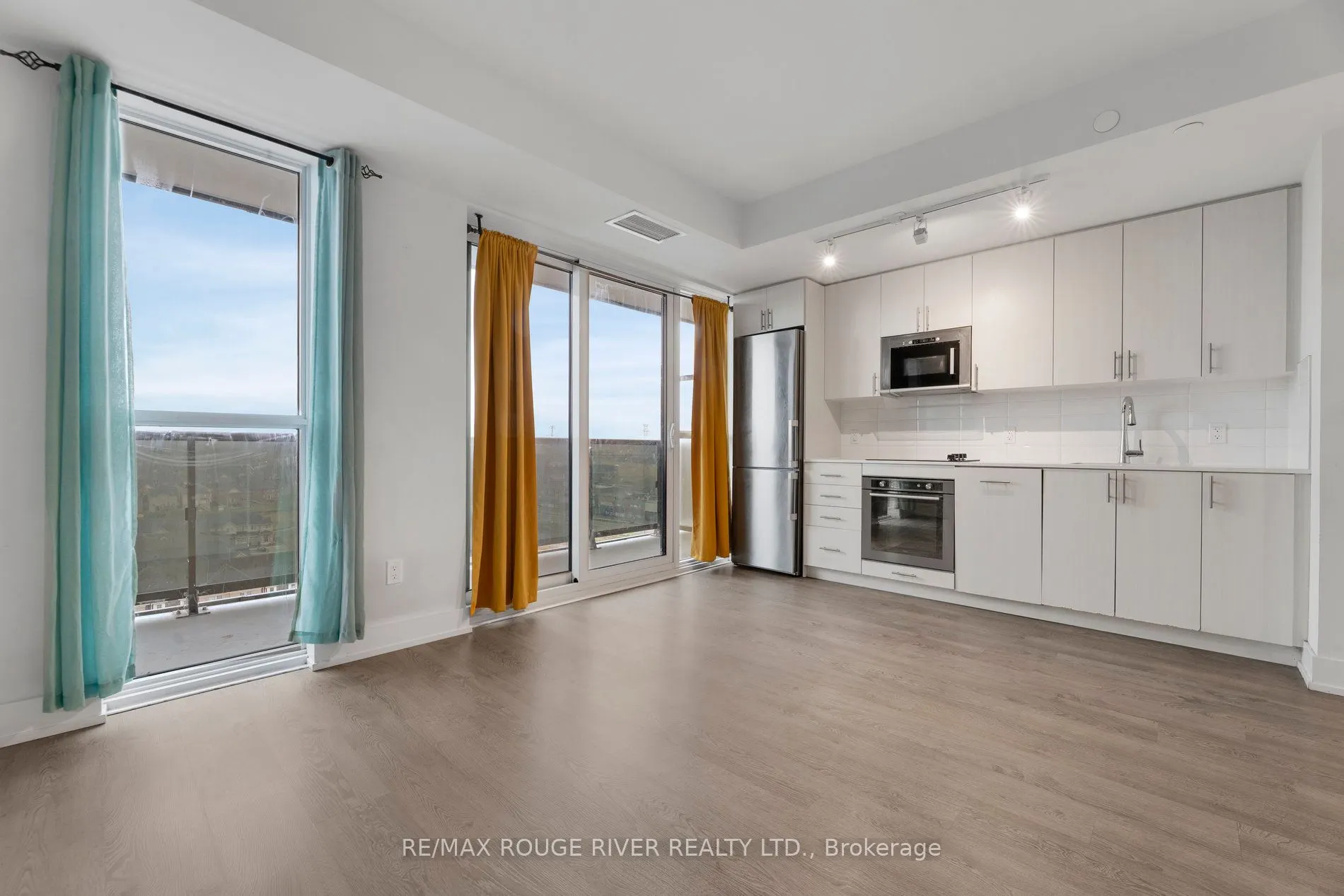2550 Simcoe Street, #1001