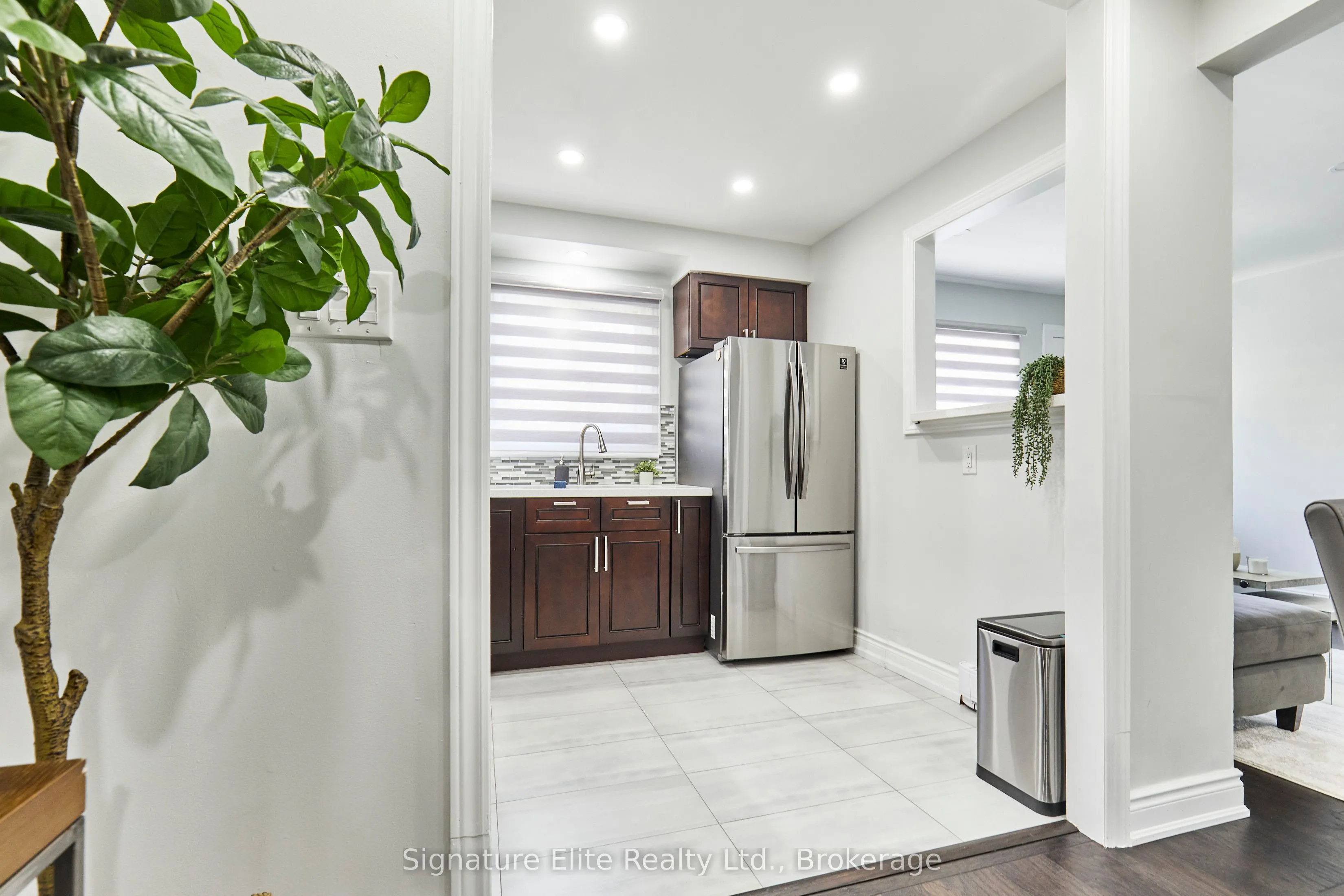 1100 Oxford Street, #48