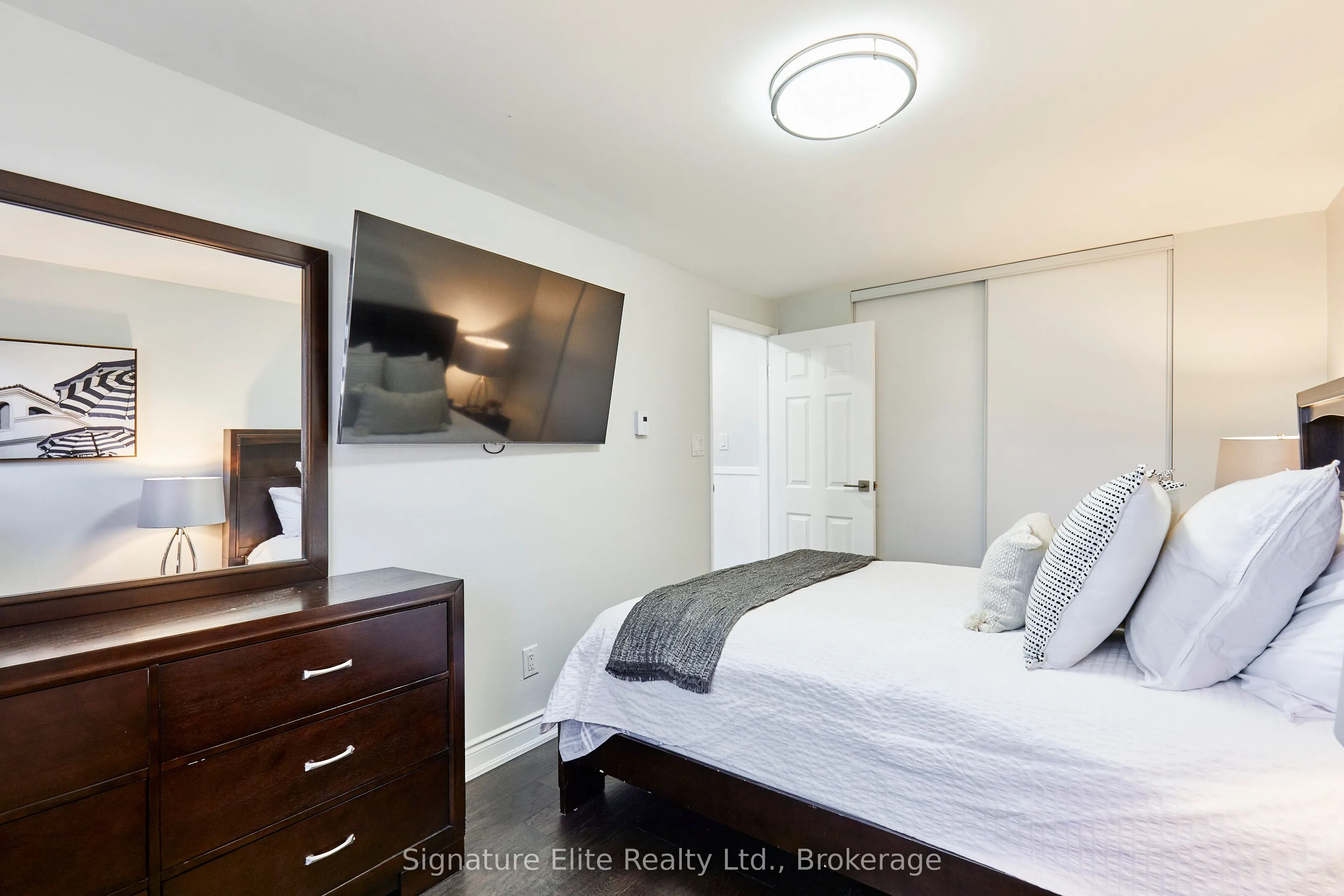 1100 Oxford Street, #48
