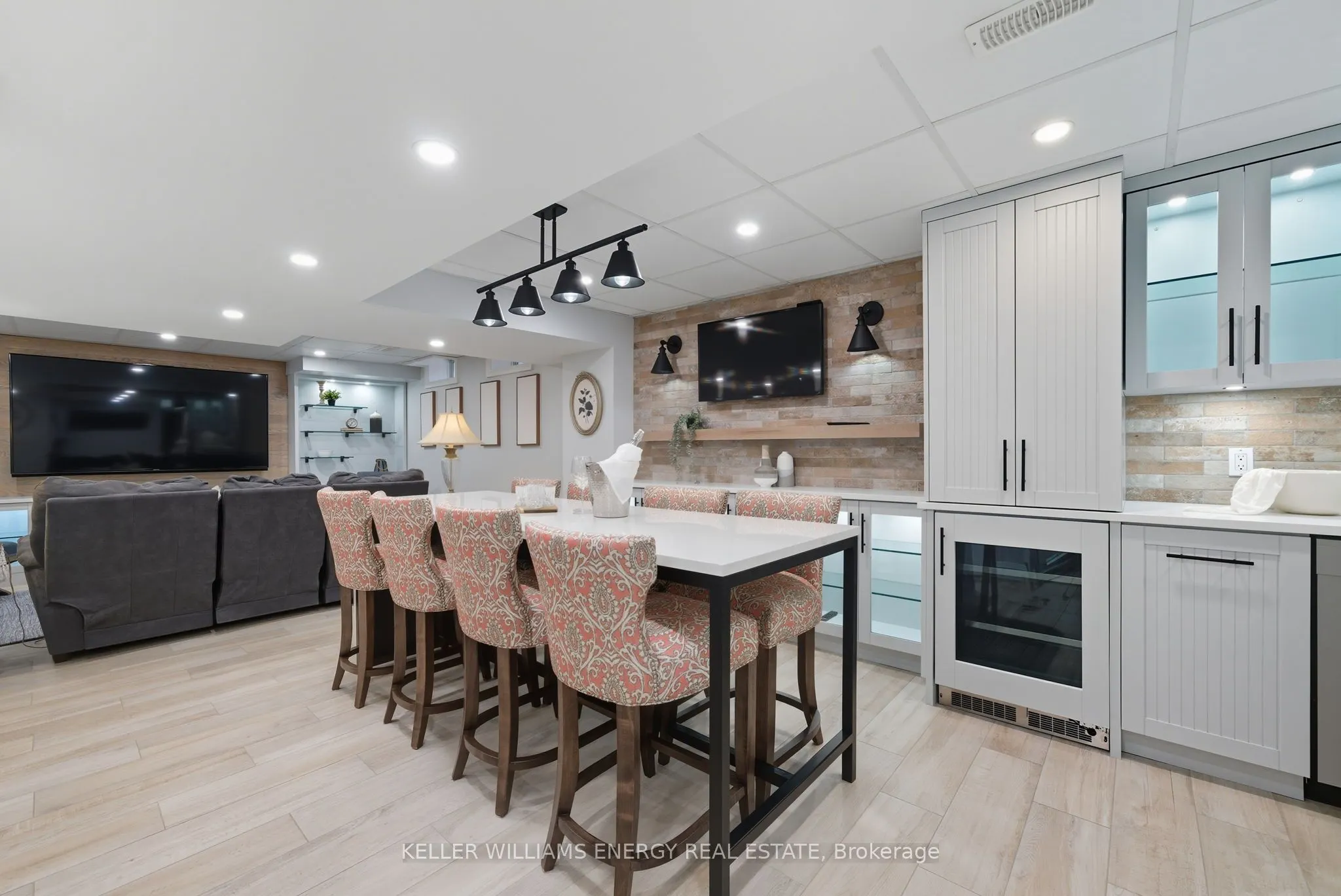 42 Yacht Drive