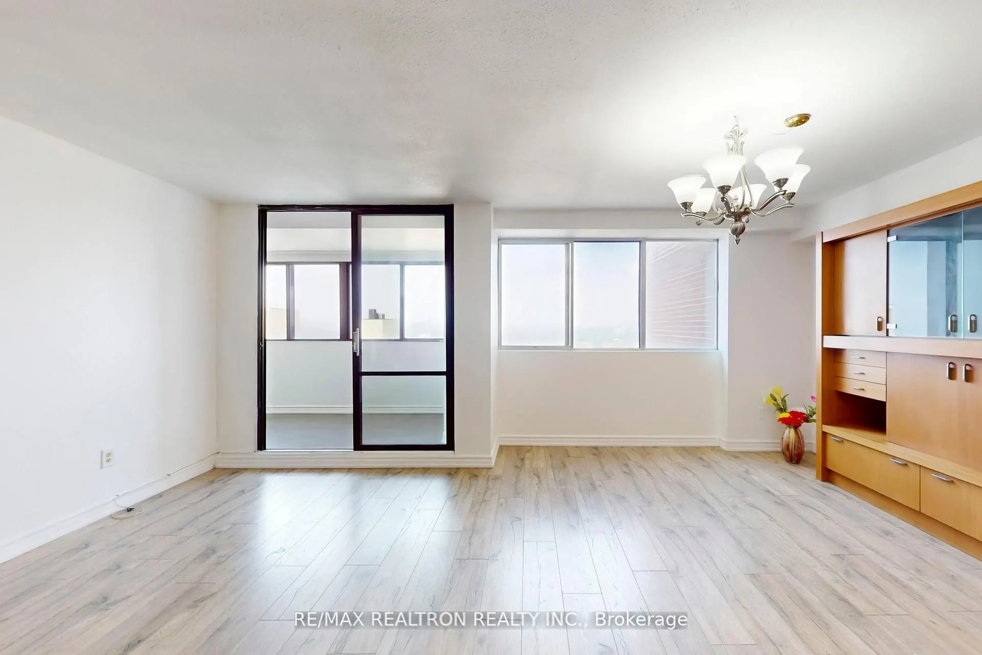 3 Massey Square, #3406