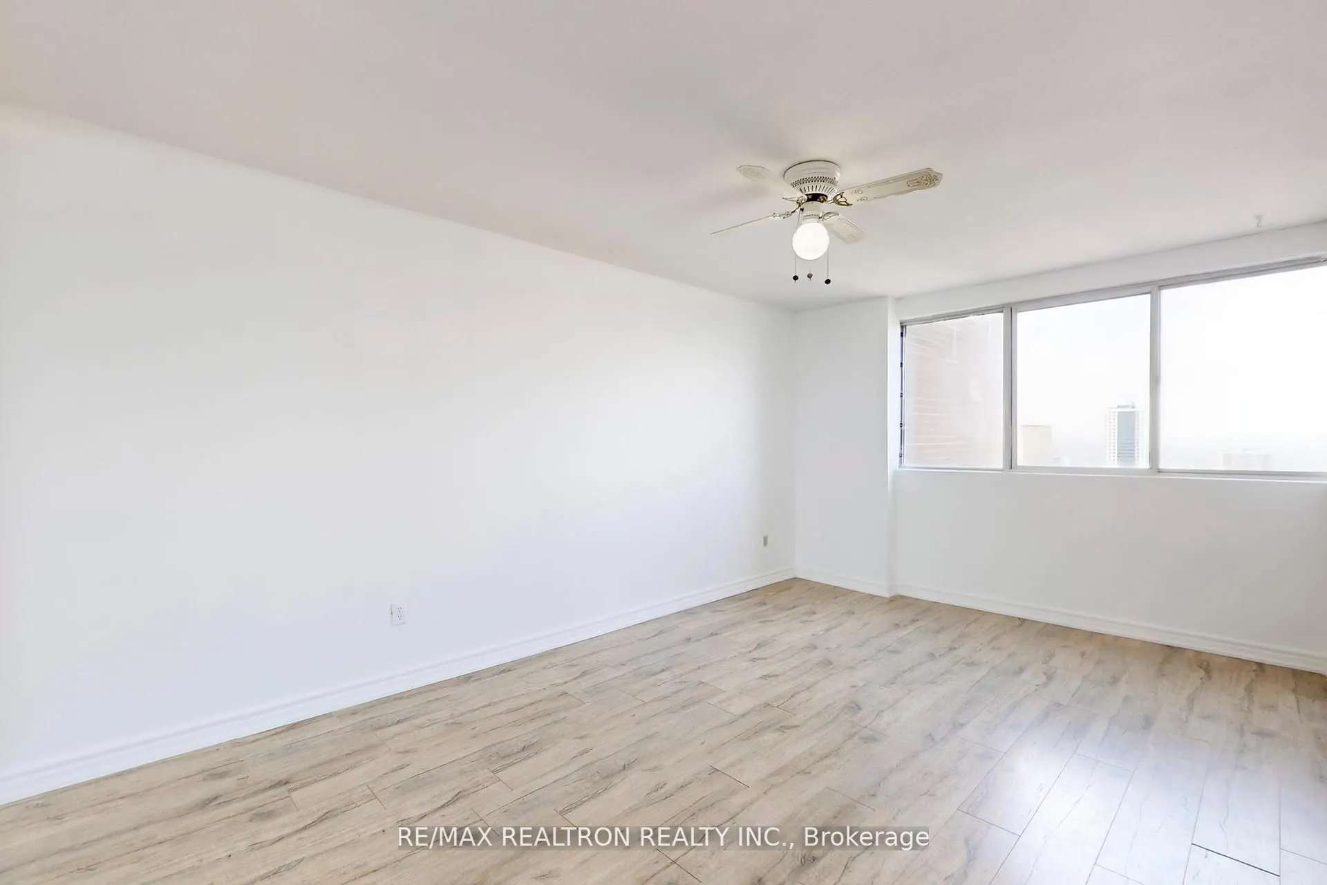 3 Massey Square, #3406