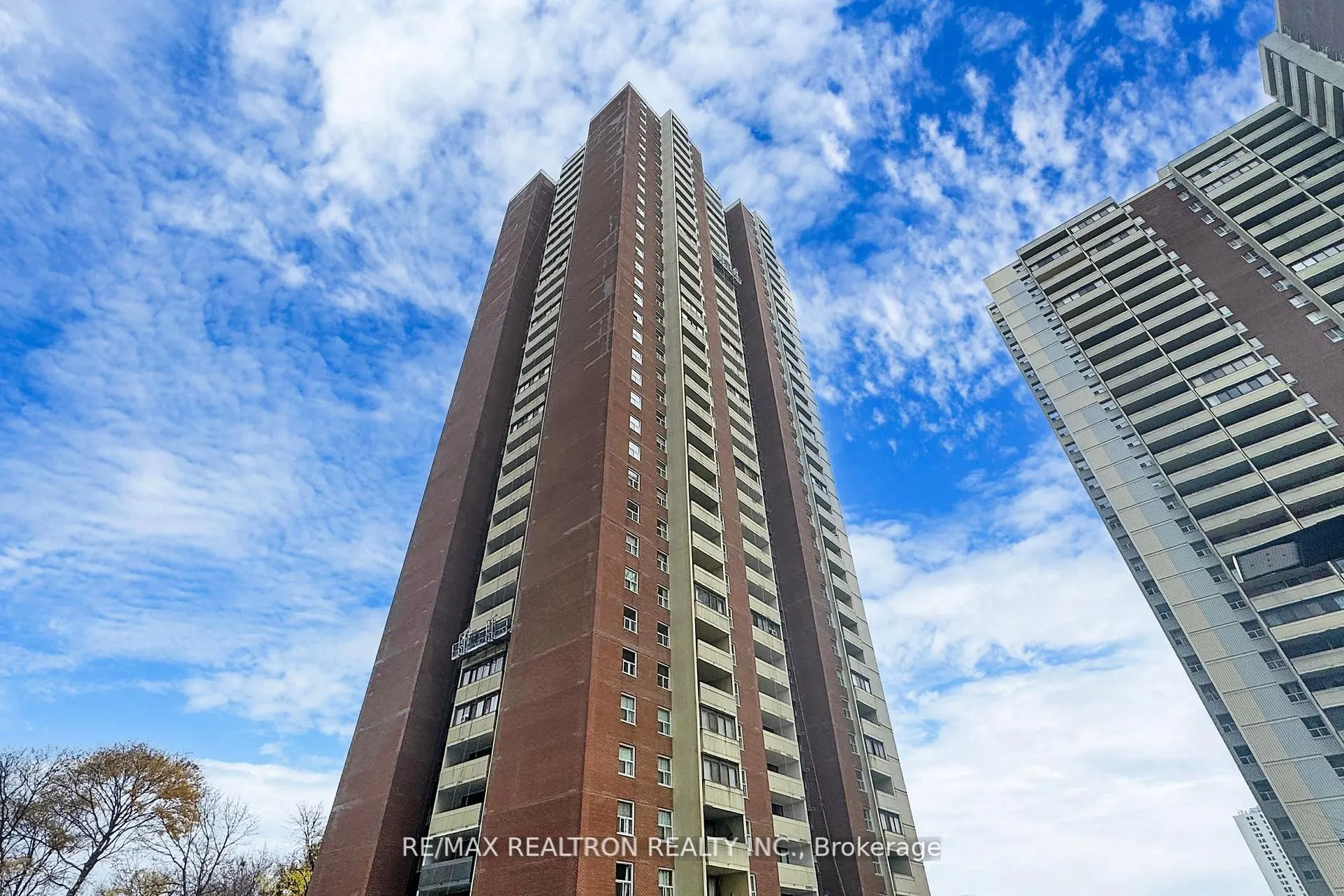 3 Massey Square, #3406