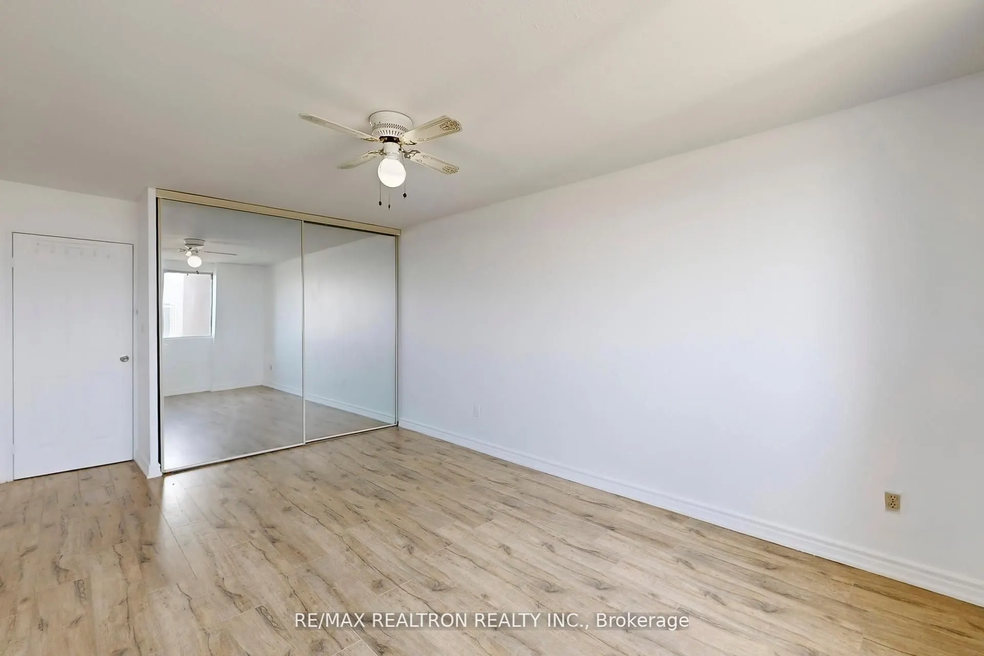 3 Massey Square, #3406