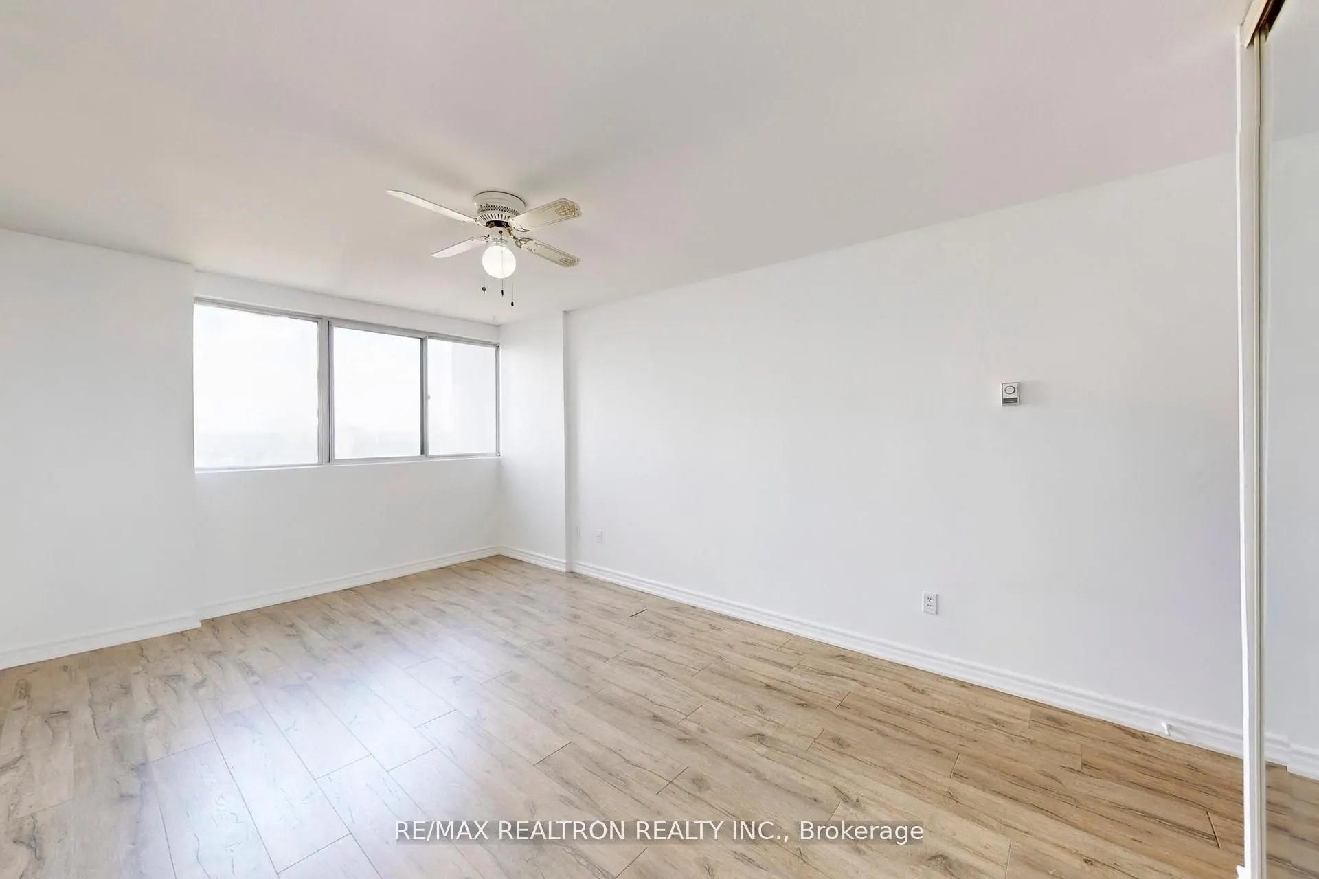 3 Massey Square, #3406