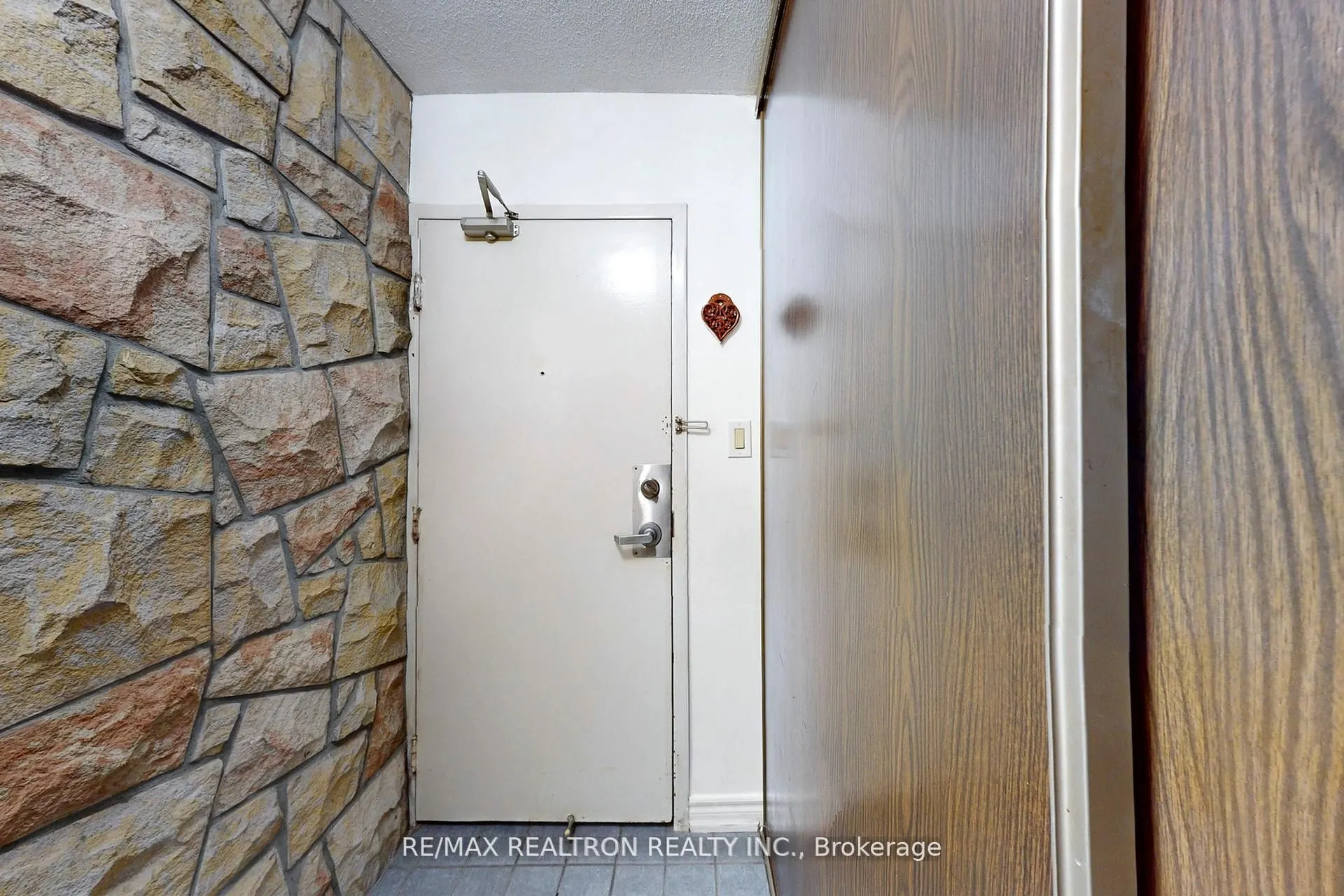 3 Massey Square, #3406