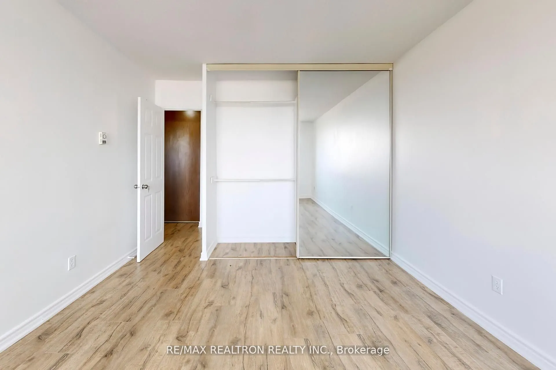3 Massey Square, #3406