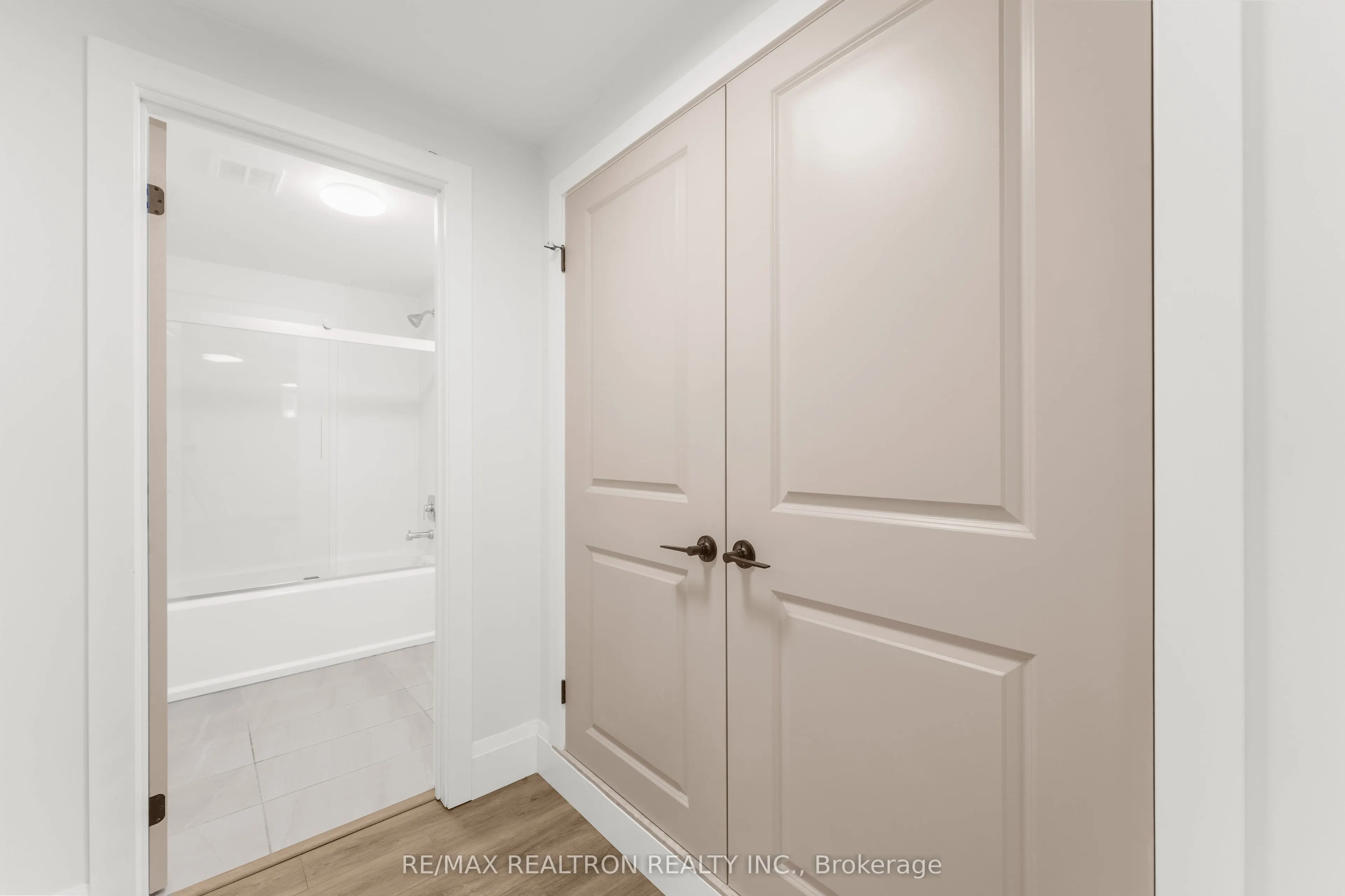 871 Grand Ridge Avenue