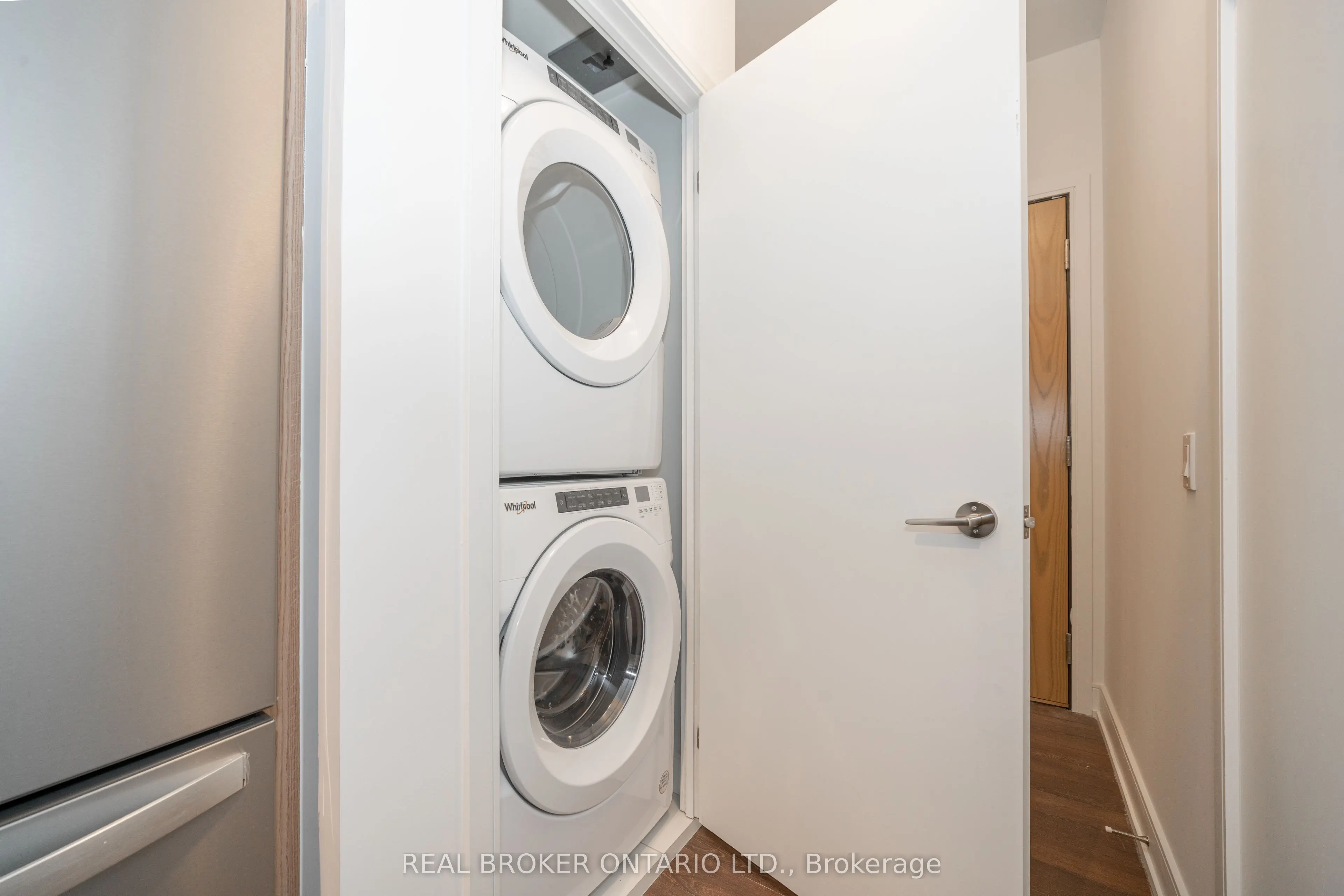 1350 Ellesmere Road, #327