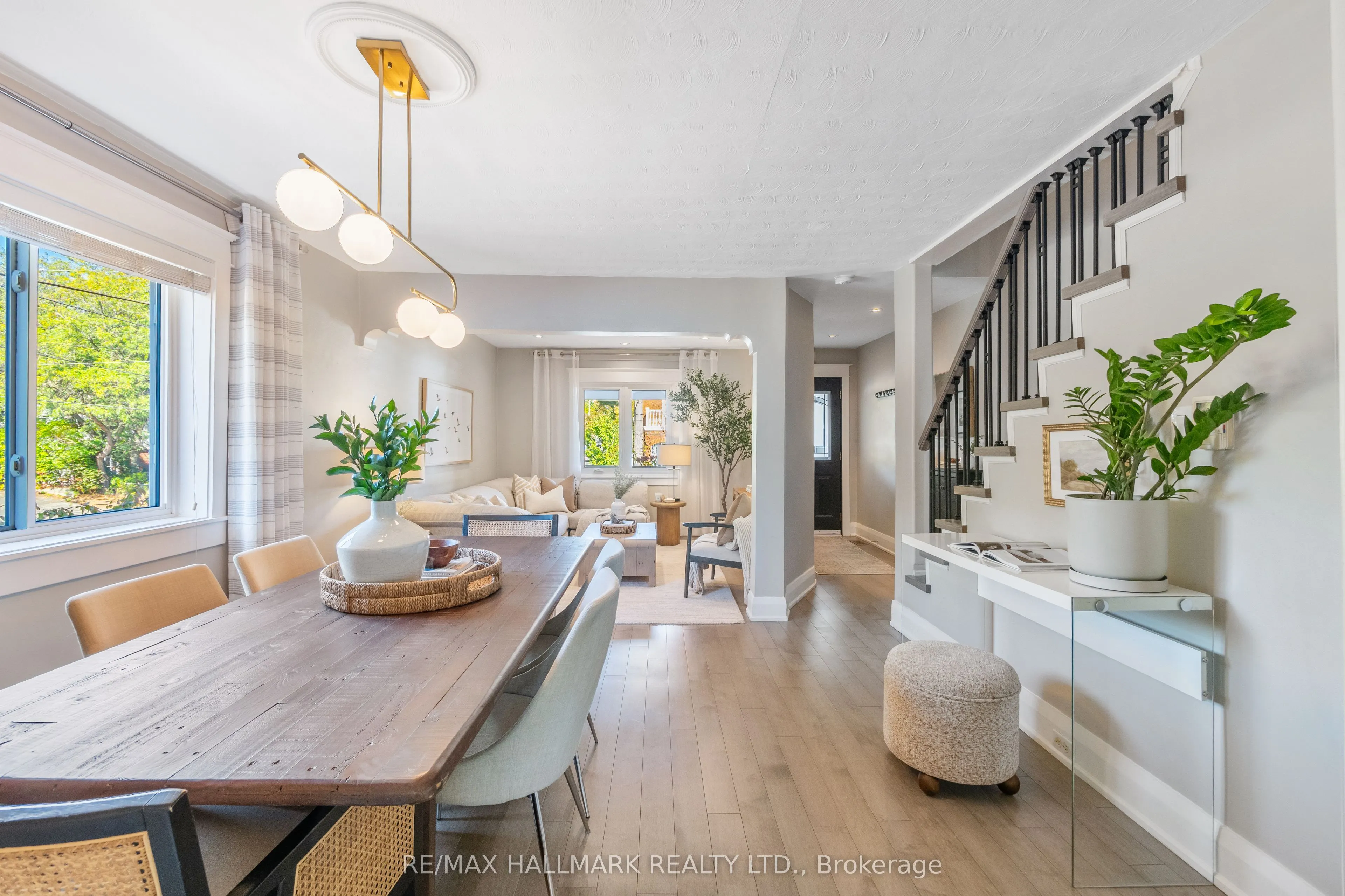 1 Heyworth Crescent