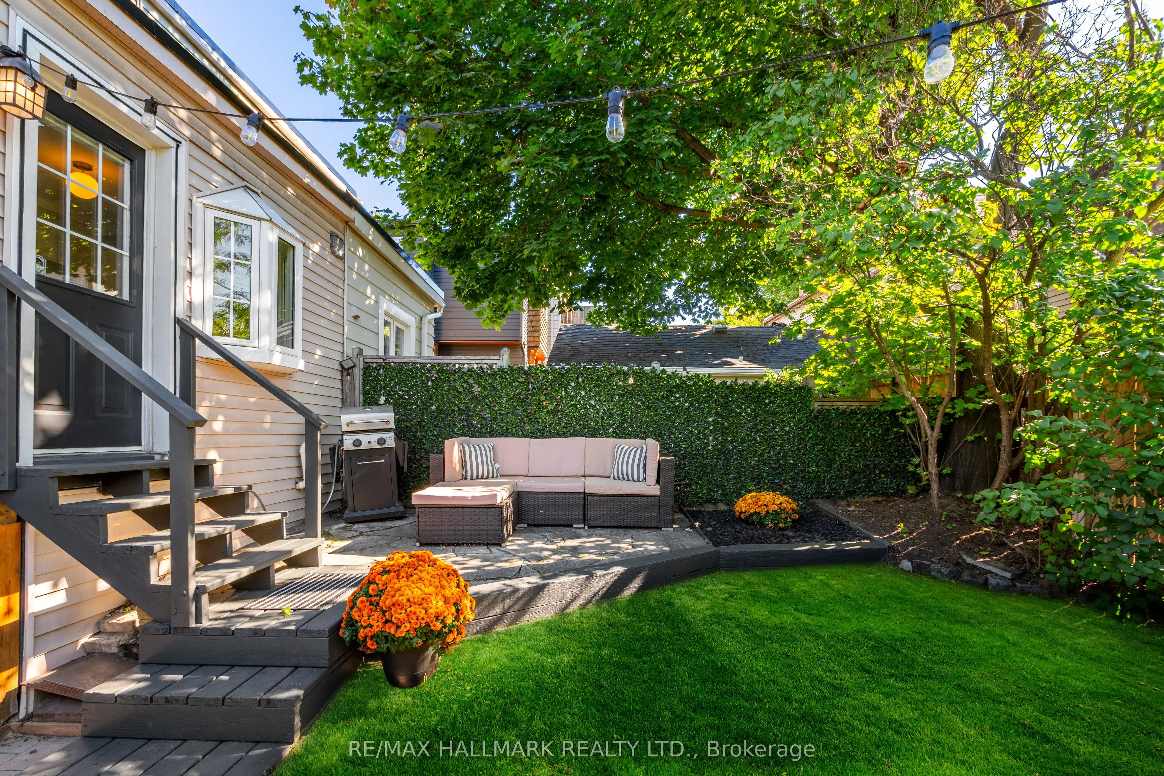1 Heyworth Crescent