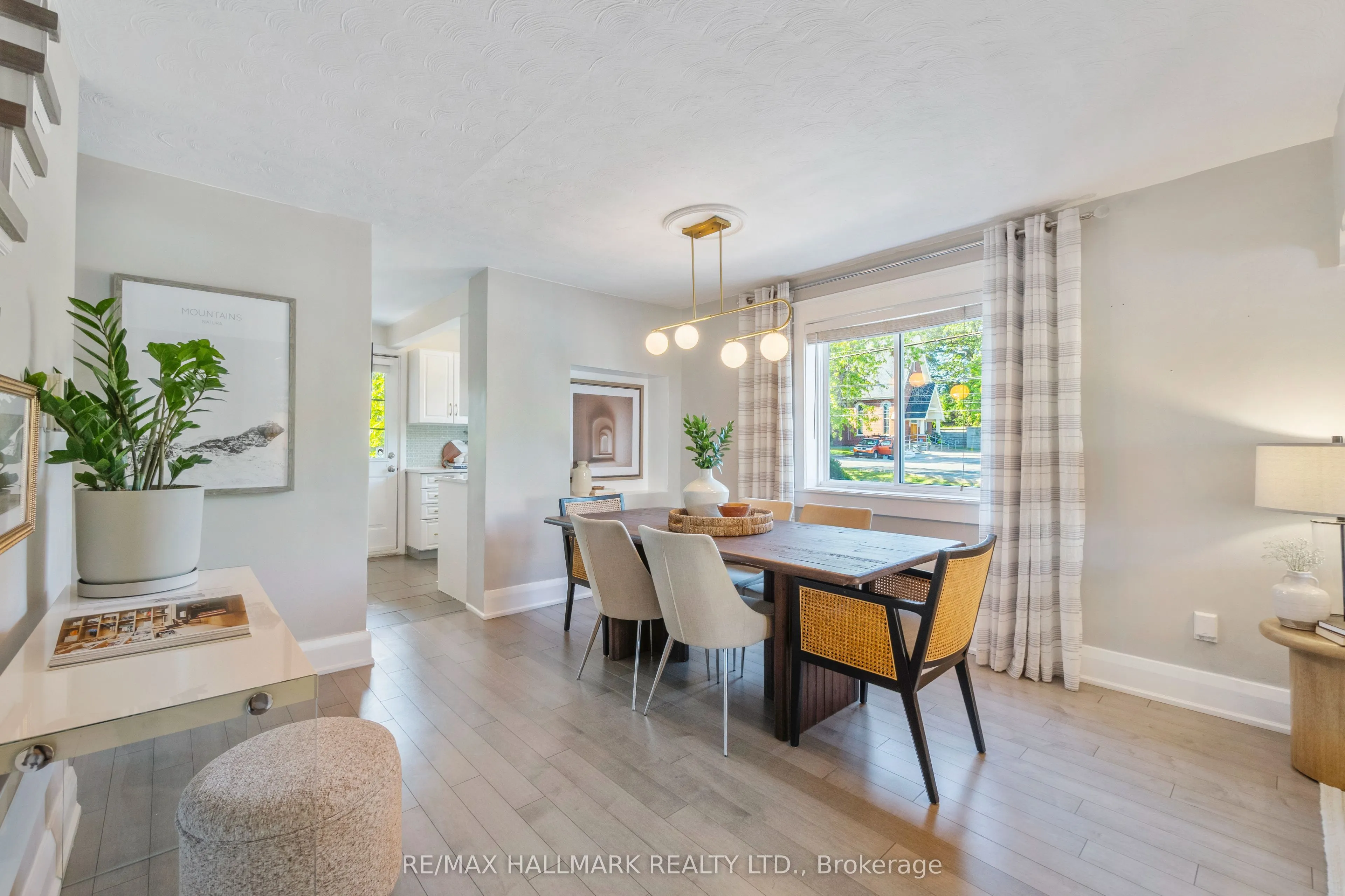 1 Heyworth Crescent