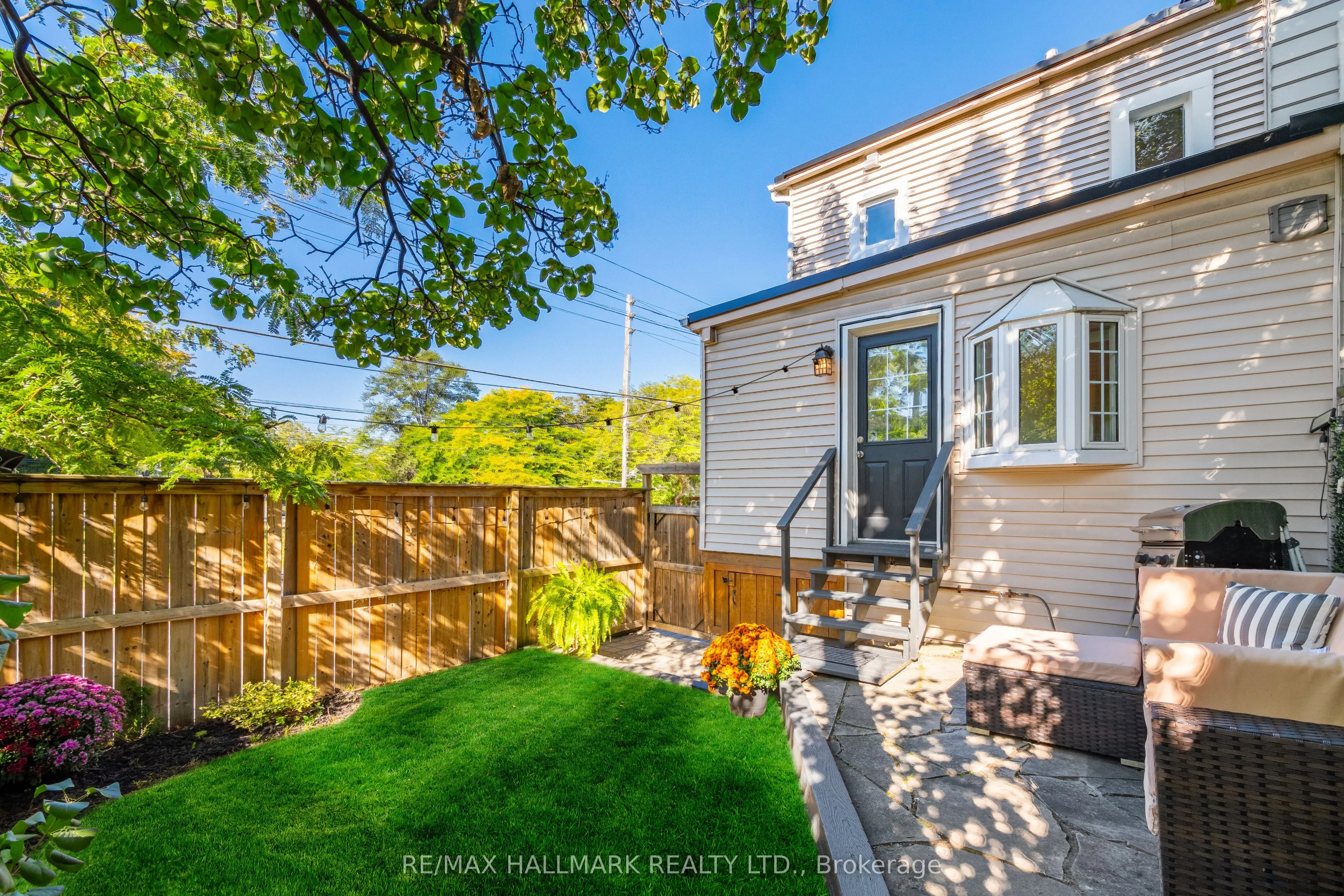 1 Heyworth Crescent