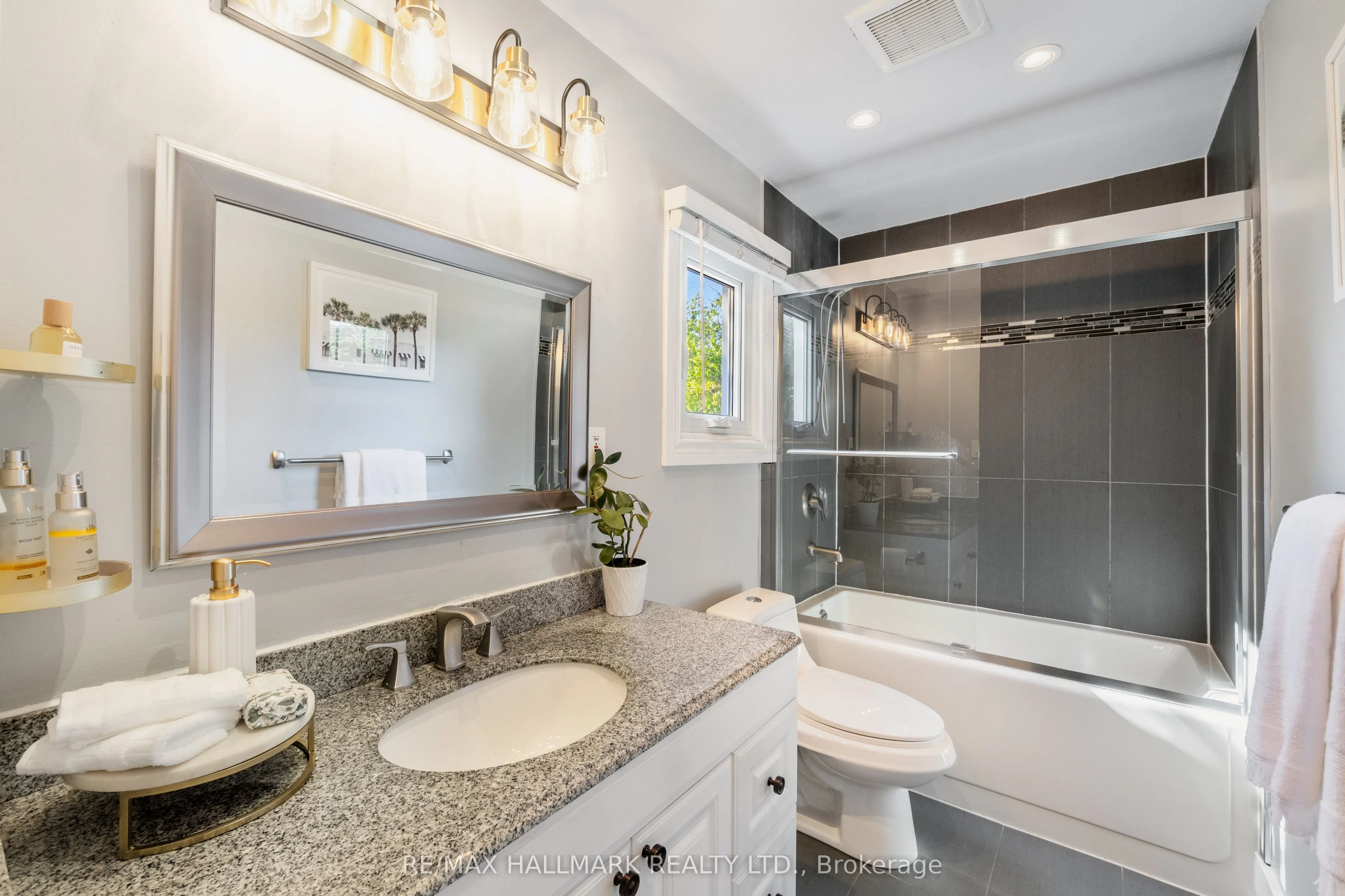 1 Heyworth Crescent