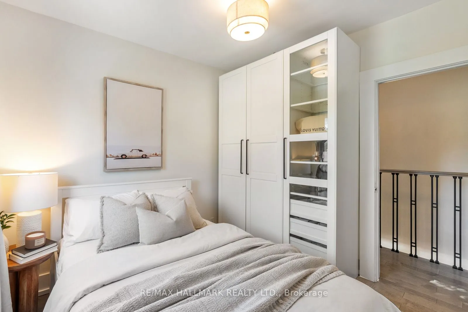 1 Heyworth Crescent