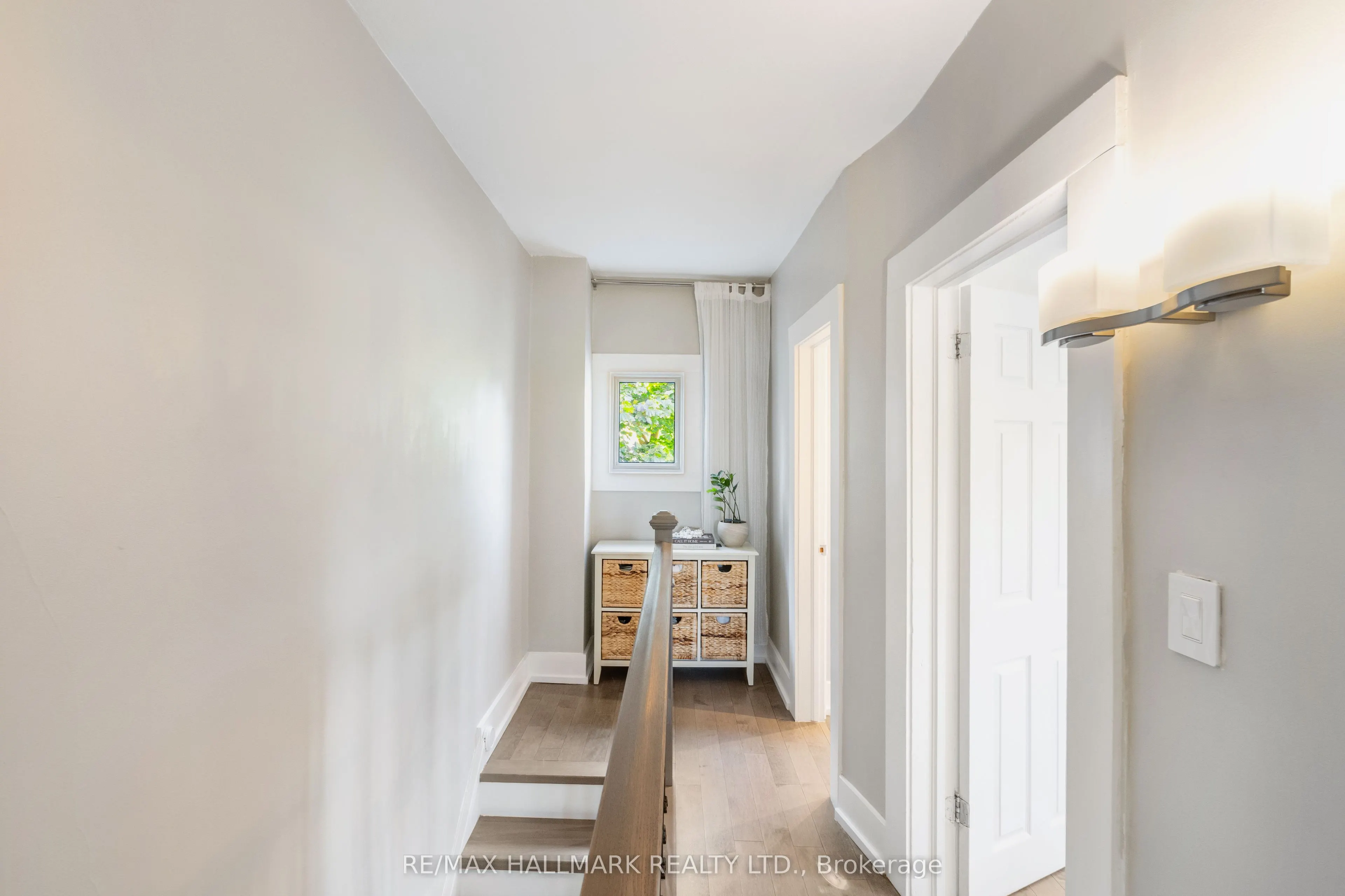 1 Heyworth Crescent