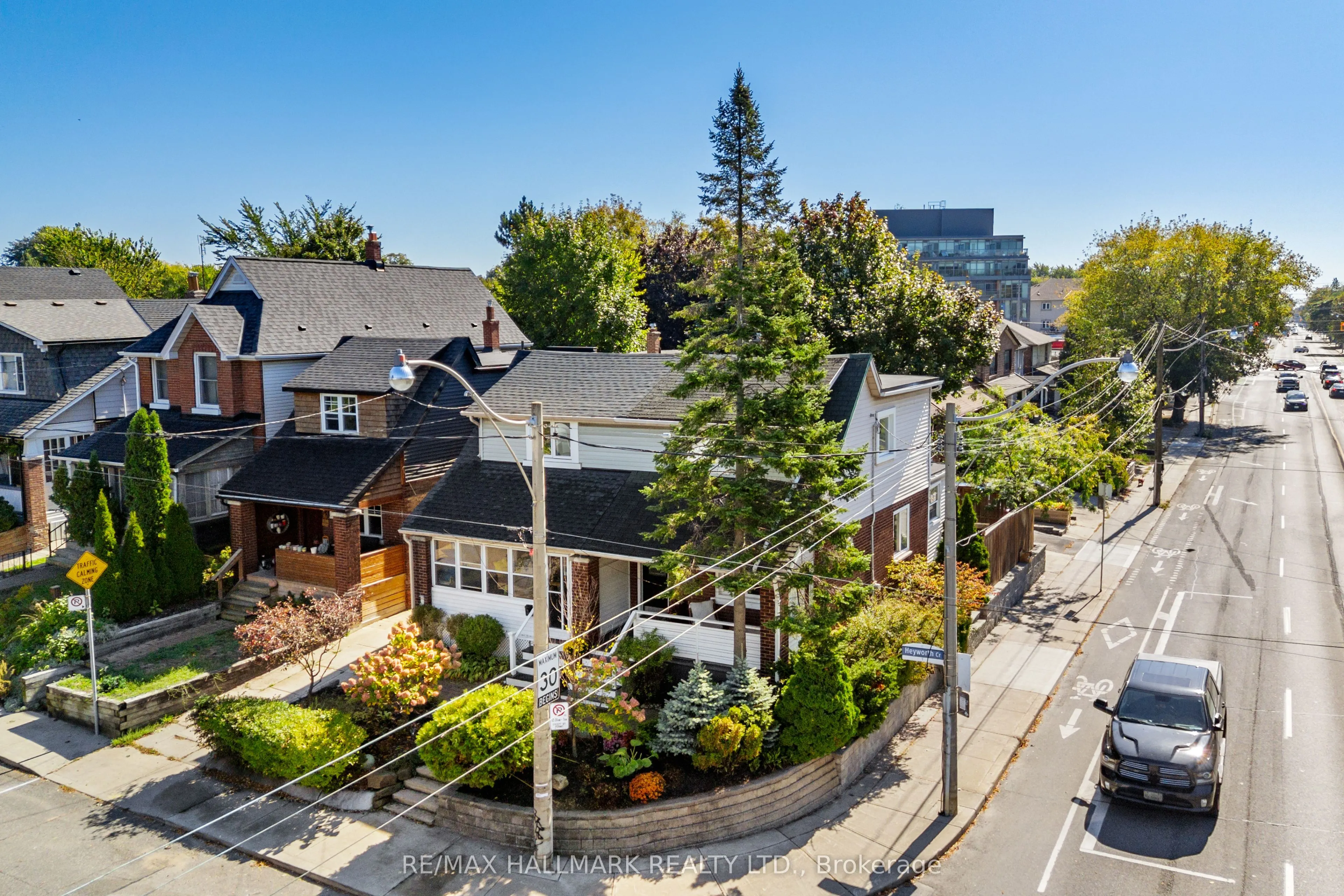 1 Heyworth Crescent