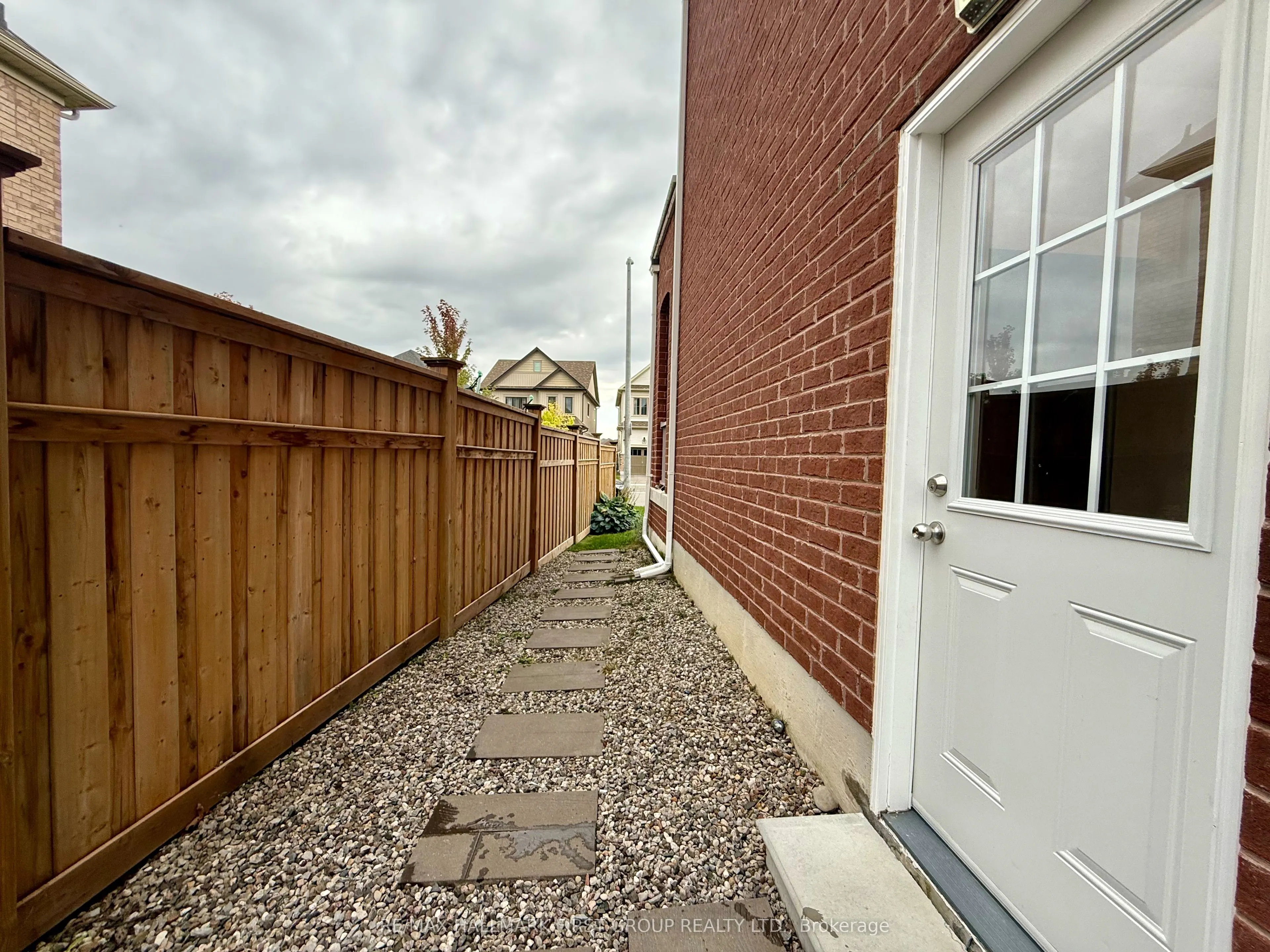 12 Crombie Street