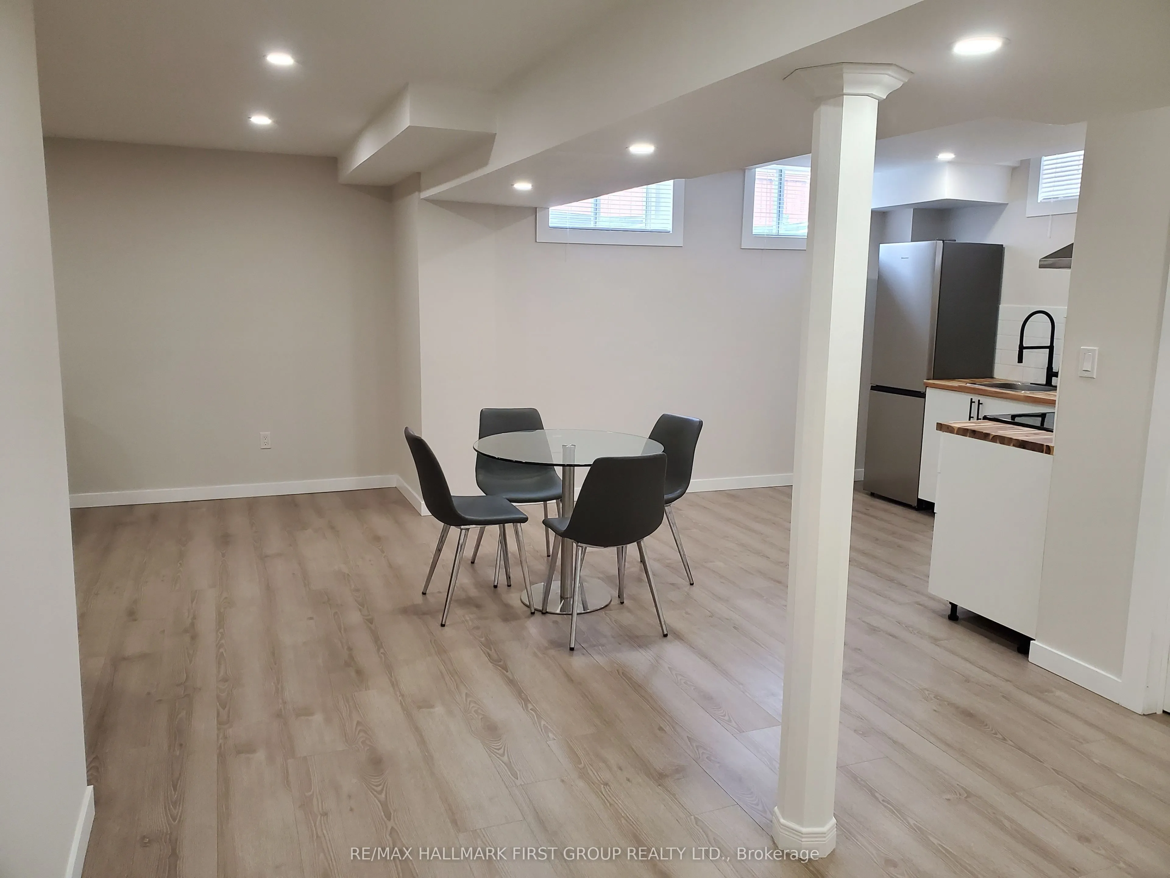 12 Crombie Street