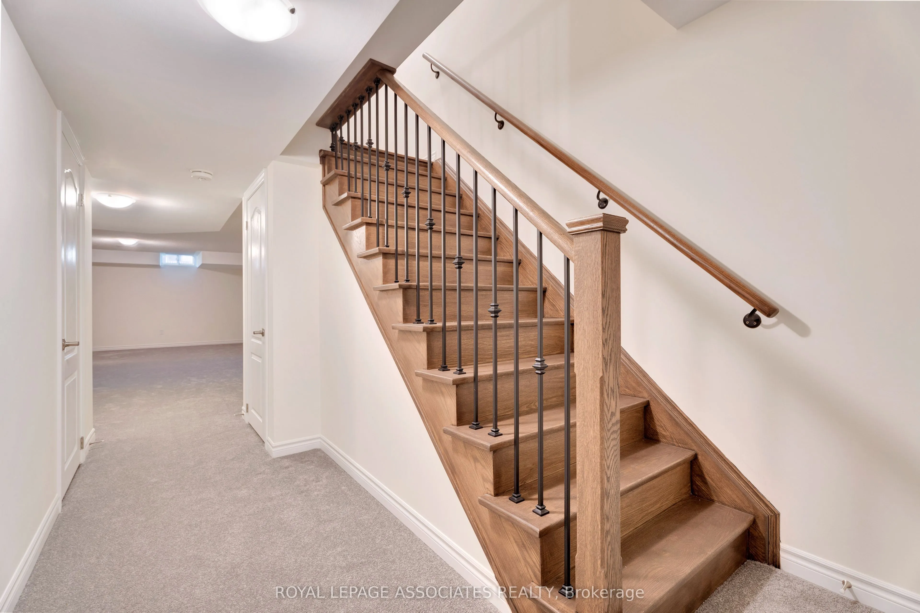 30 Mountainside Crescent