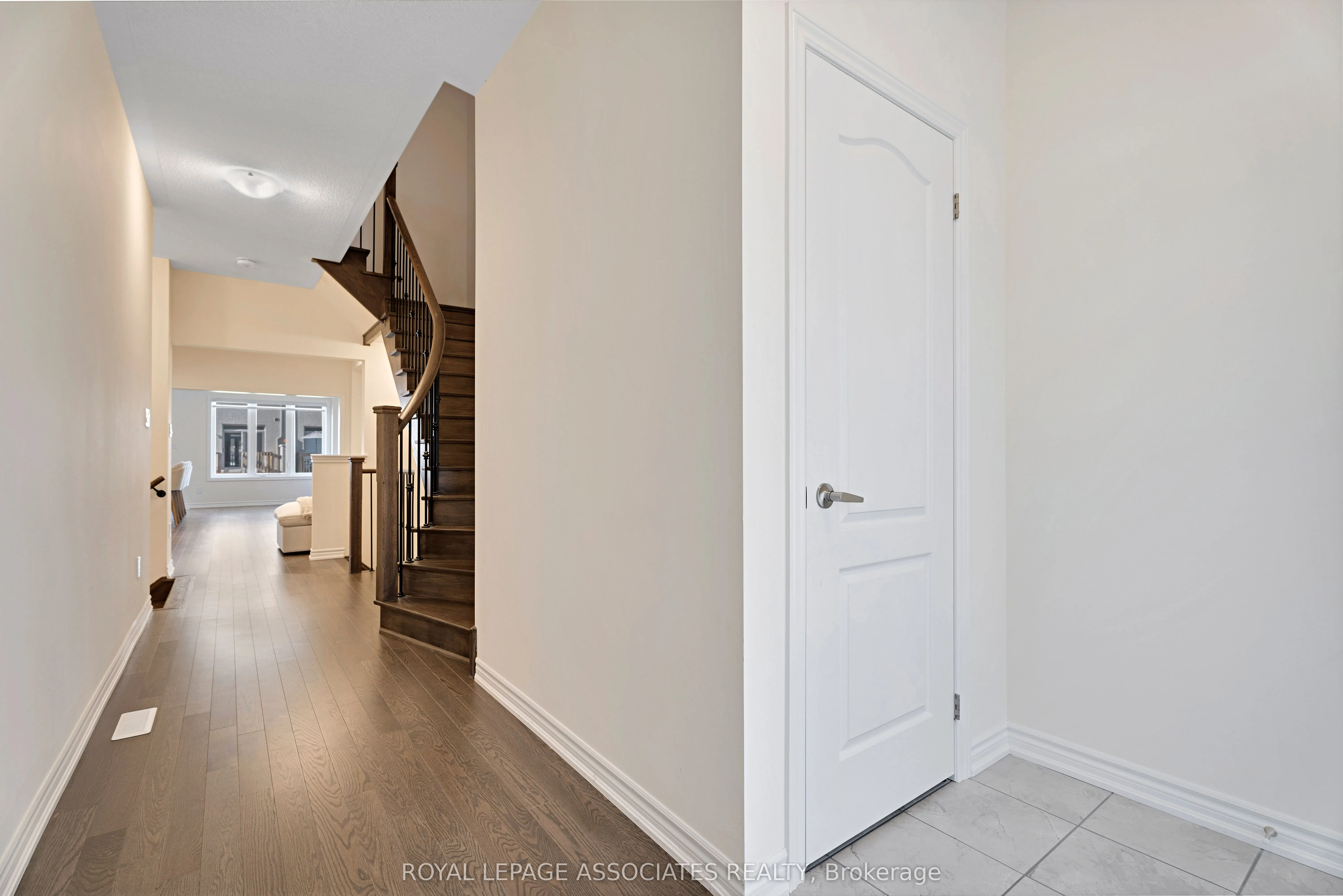30 Mountainside Crescent