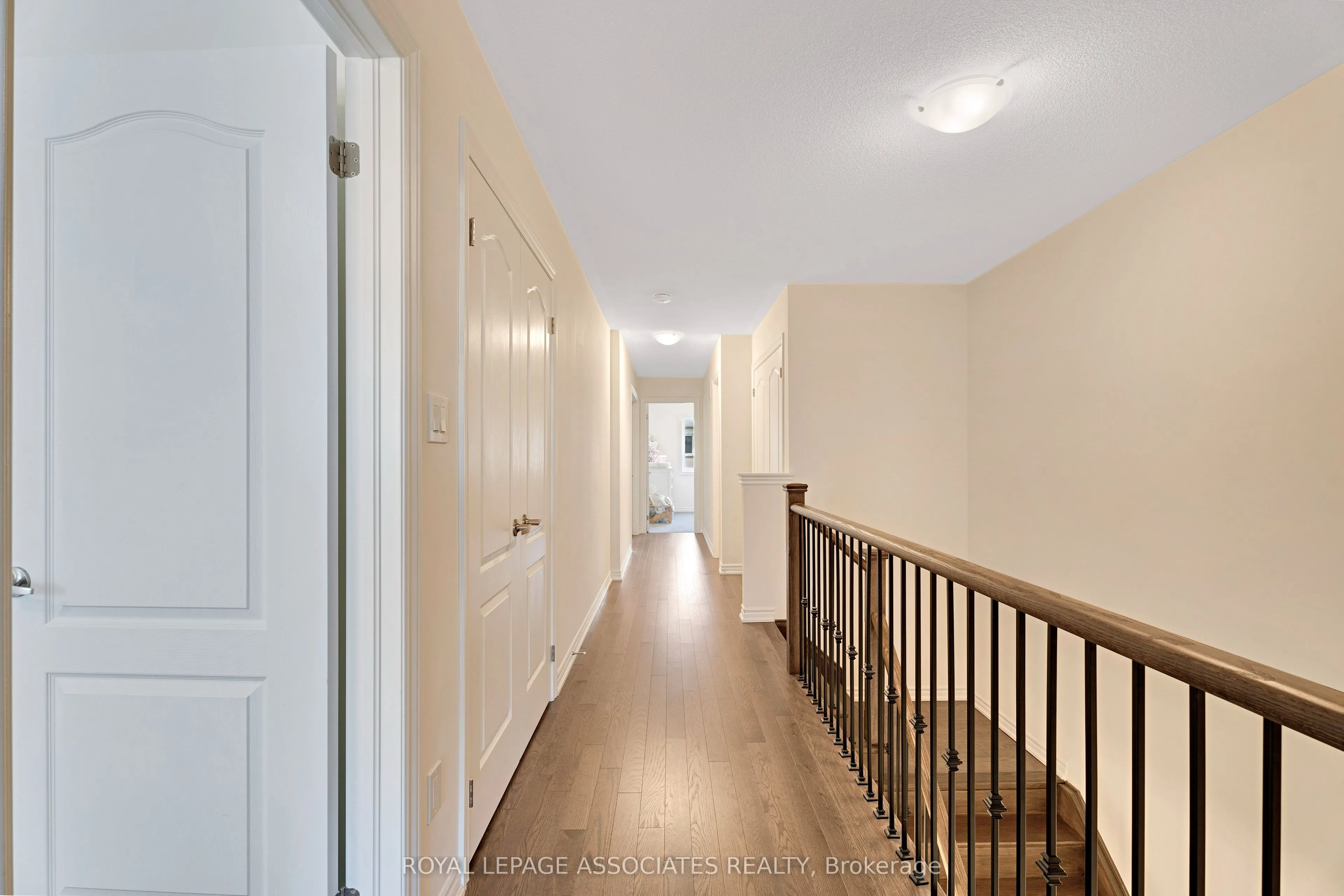 30 Mountainside Crescent