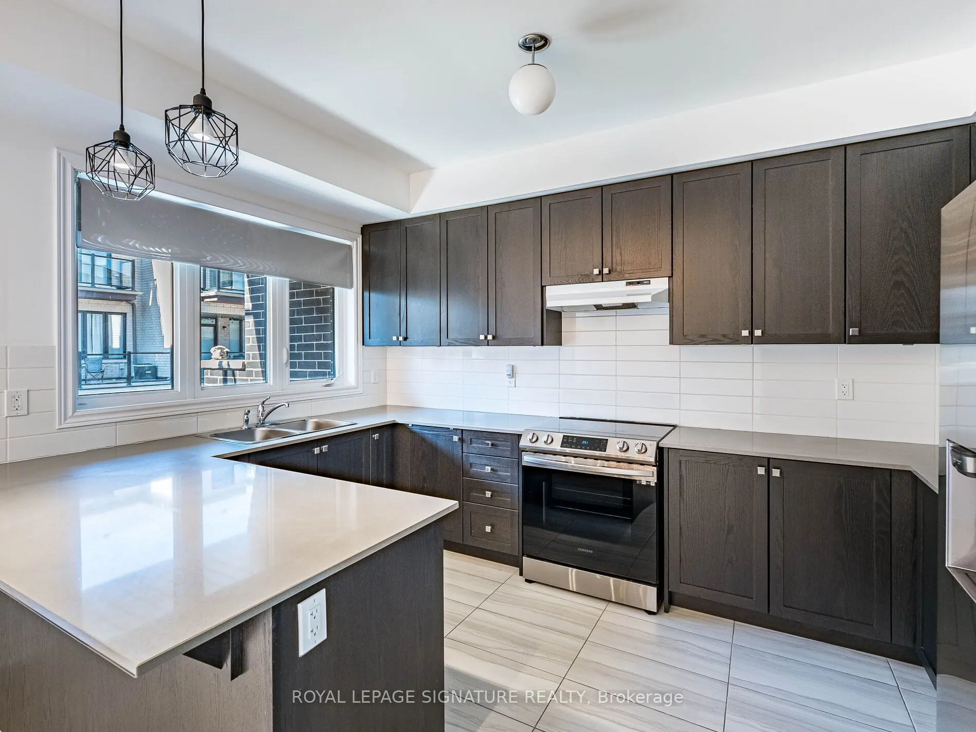 28 Dockside Way