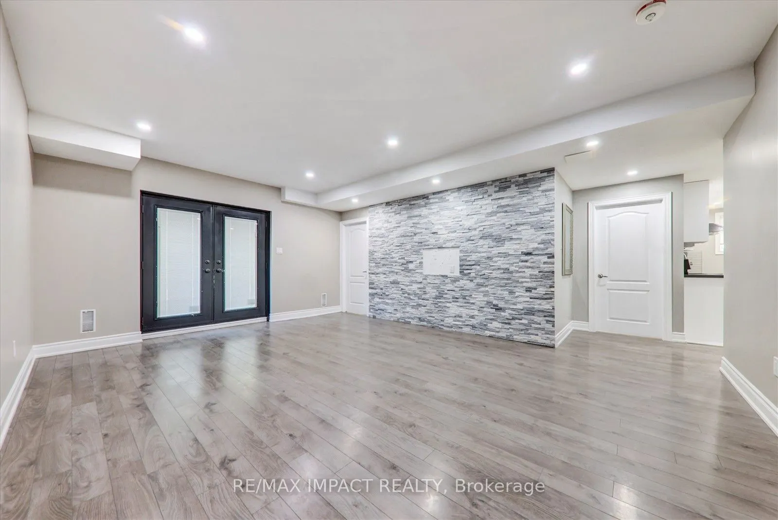2 Whitbread Crescent